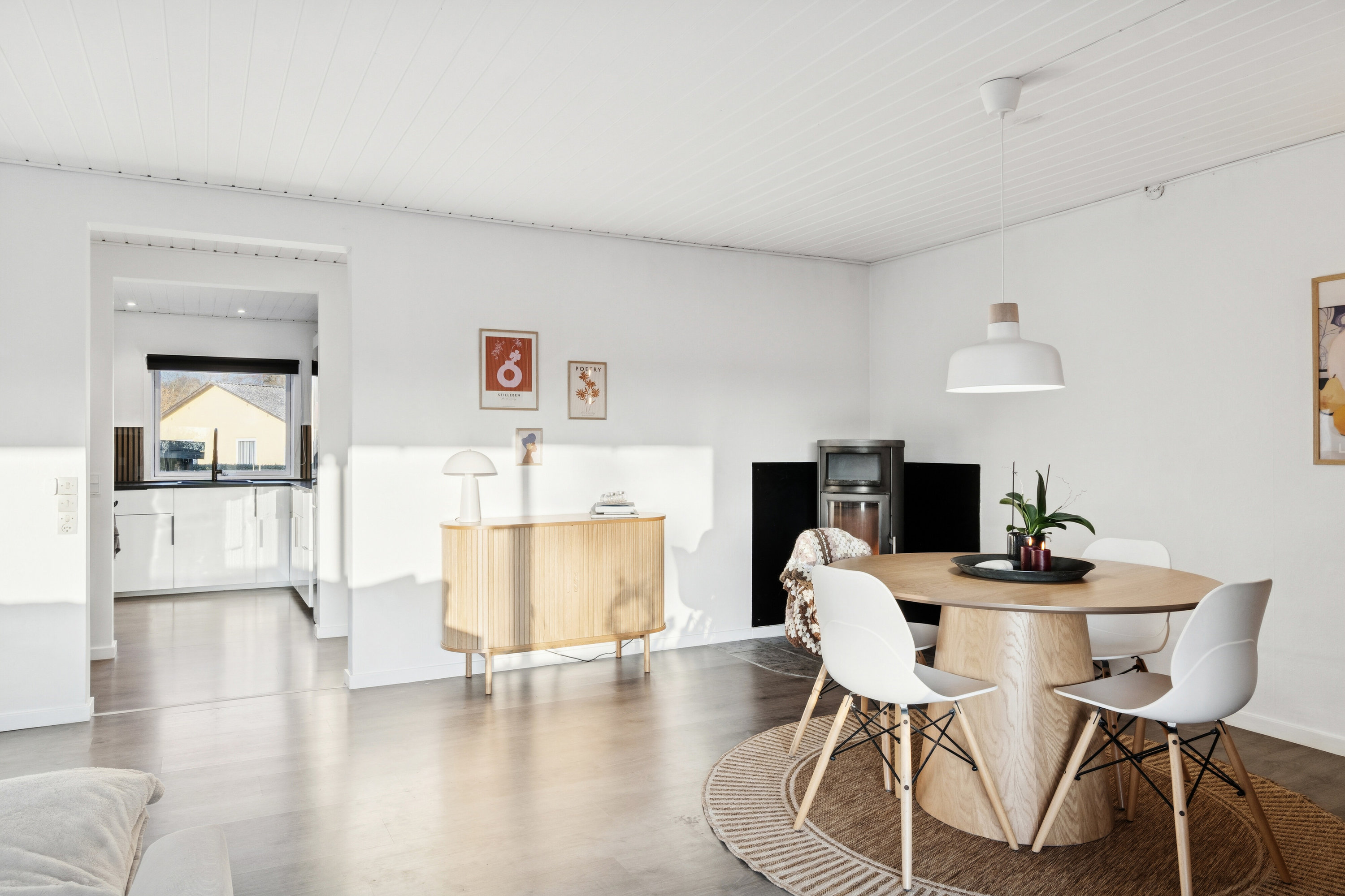 Fremhævet spisestue billede i fuldskærmstilstand. Billede af Bakkekammen 3, 4550 Asnæs