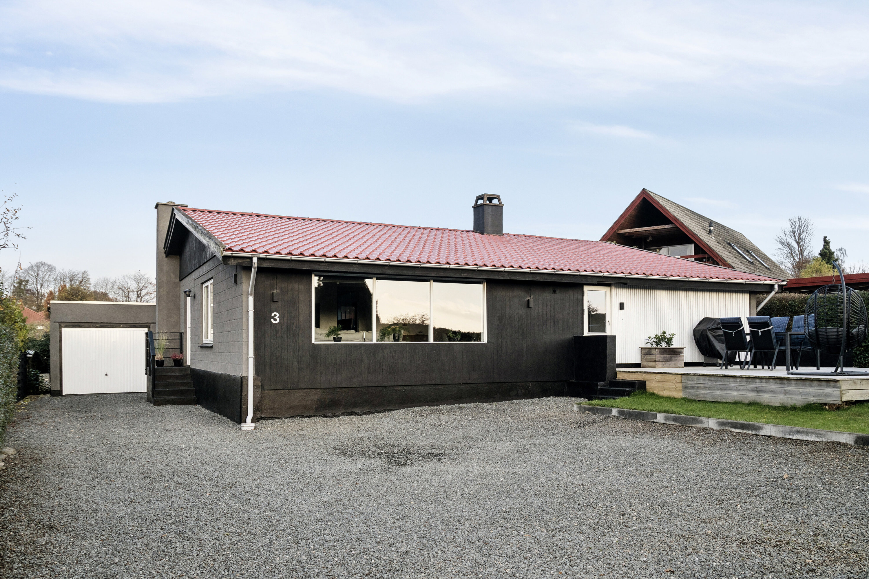 Miniaturebillede 1: set fra vejen. Billede af Bakkekammen 3, 4550 Asnæs