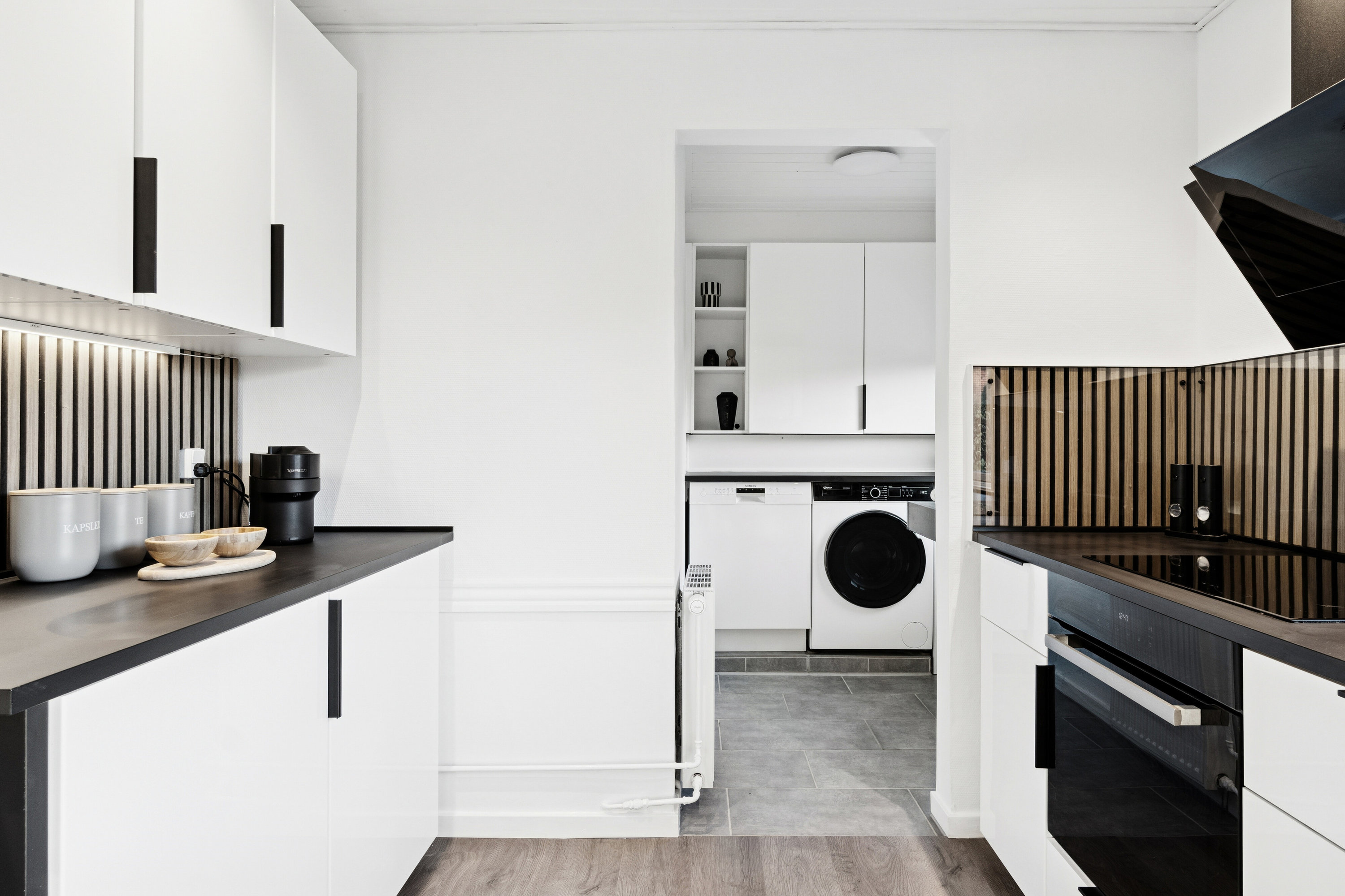 Fremhævet køkken billede i fuldskærmstilstand. Billede af Bakkekammen 3, 4550 Asnæs