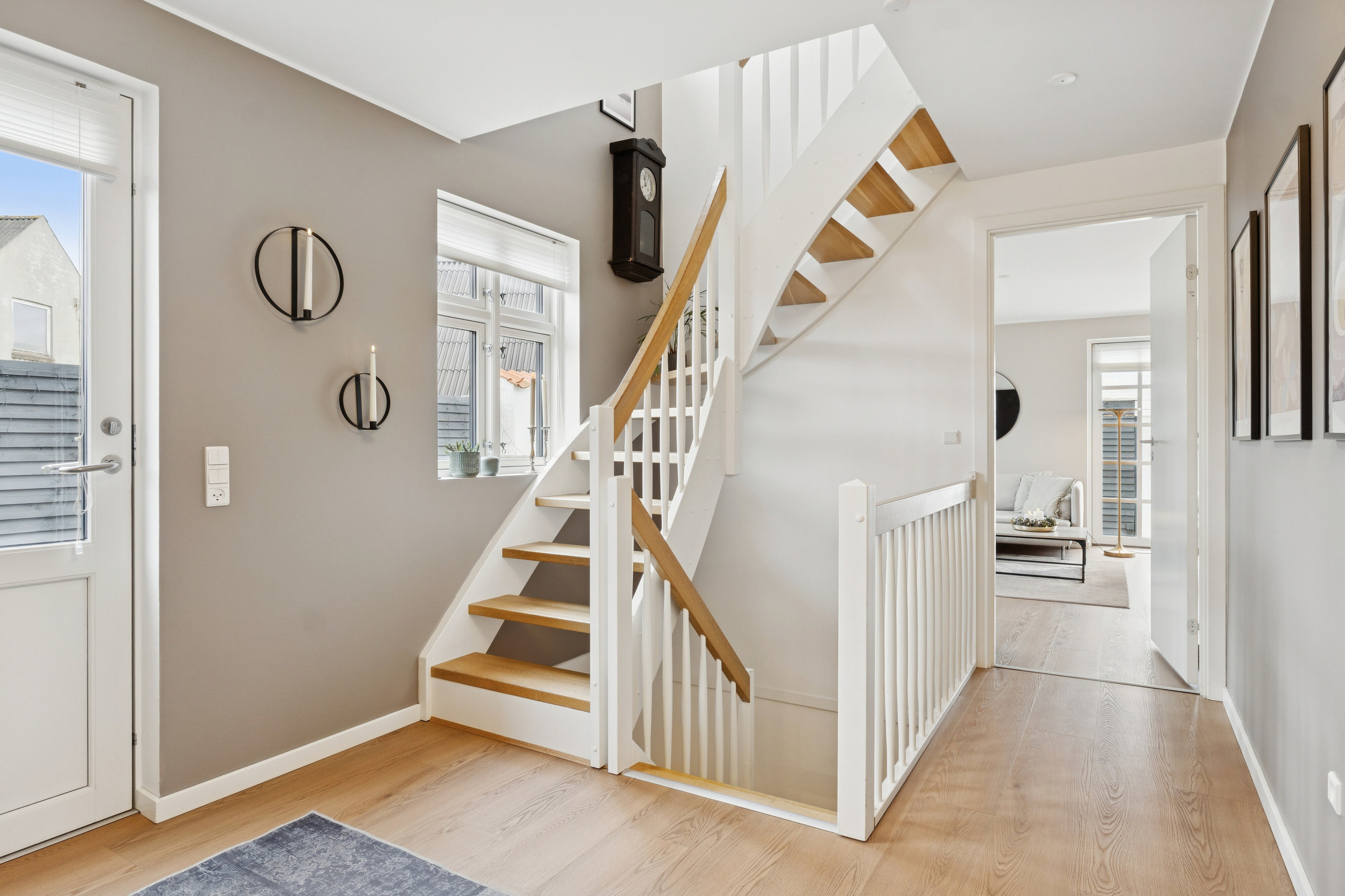 Fremhævet entre billede i fuldskærmstilstand. Billede af Skagensvej 18, 9800 Hjørring