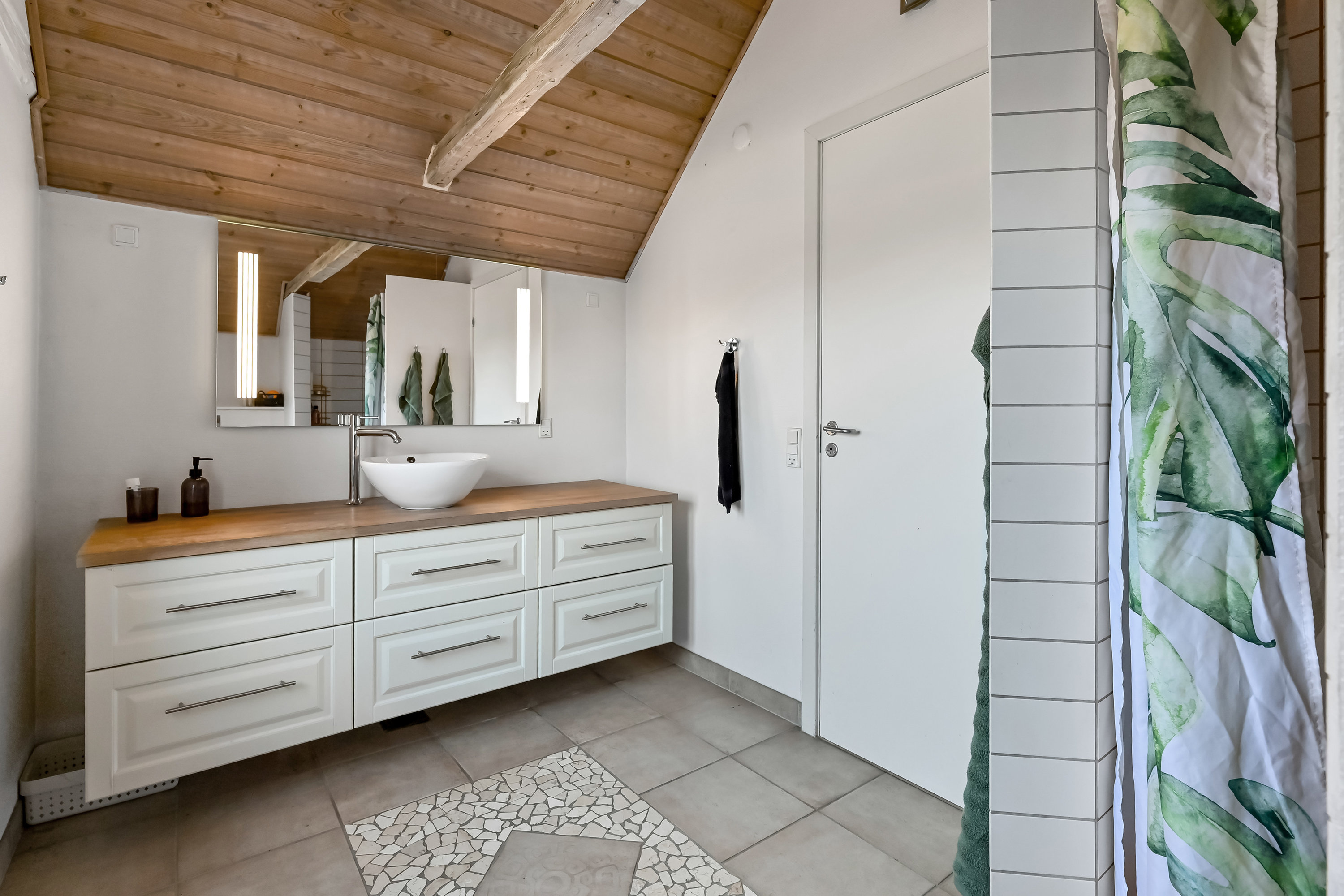 Fremhævet badeværelse billede i fuldskærmstilstand. Billede af Kollund Byvej 34, 7400 Herning