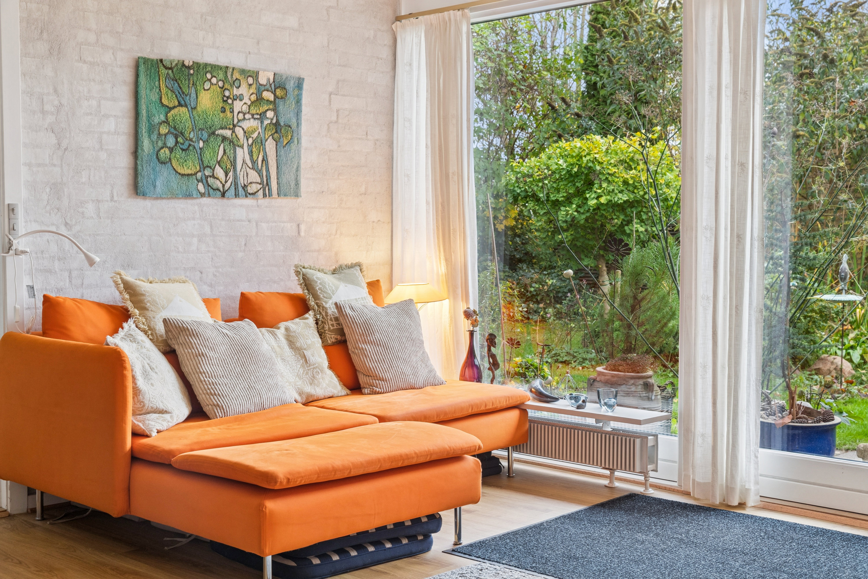 Fremhævet stue billede i fuldskærmstilstand. Billede af Løkkekrogen 44, 2625 Vallensbæk