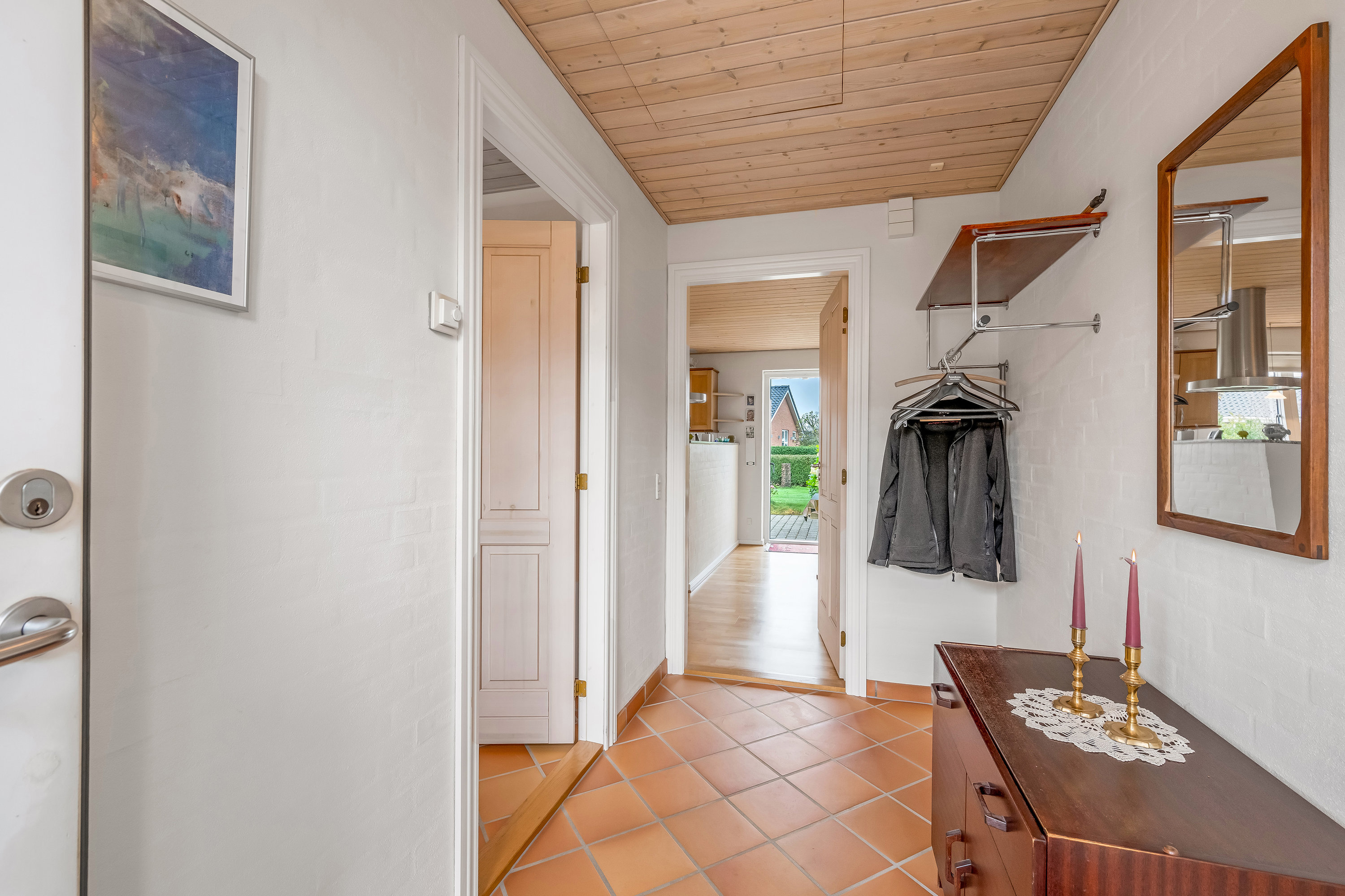 Fremhævet gang billede i fuldskærmstilstand. Billede af Smørblomsten 11, Rindum, 6950 Ringkøbing