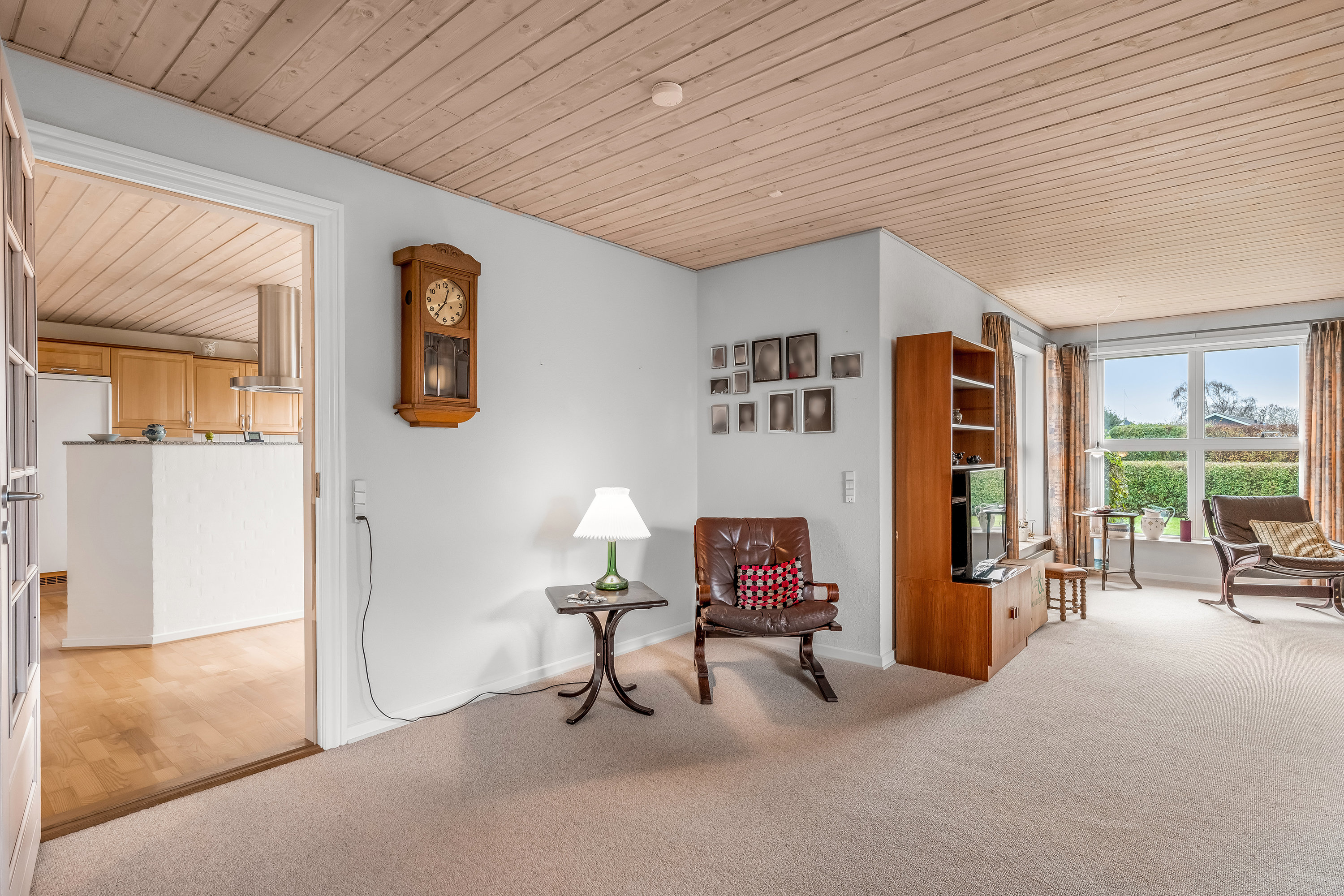 Fremhævet stue billede i fuldskærmstilstand. Billede af Smørblomsten 11, Rindum, 6950 Ringkøbing