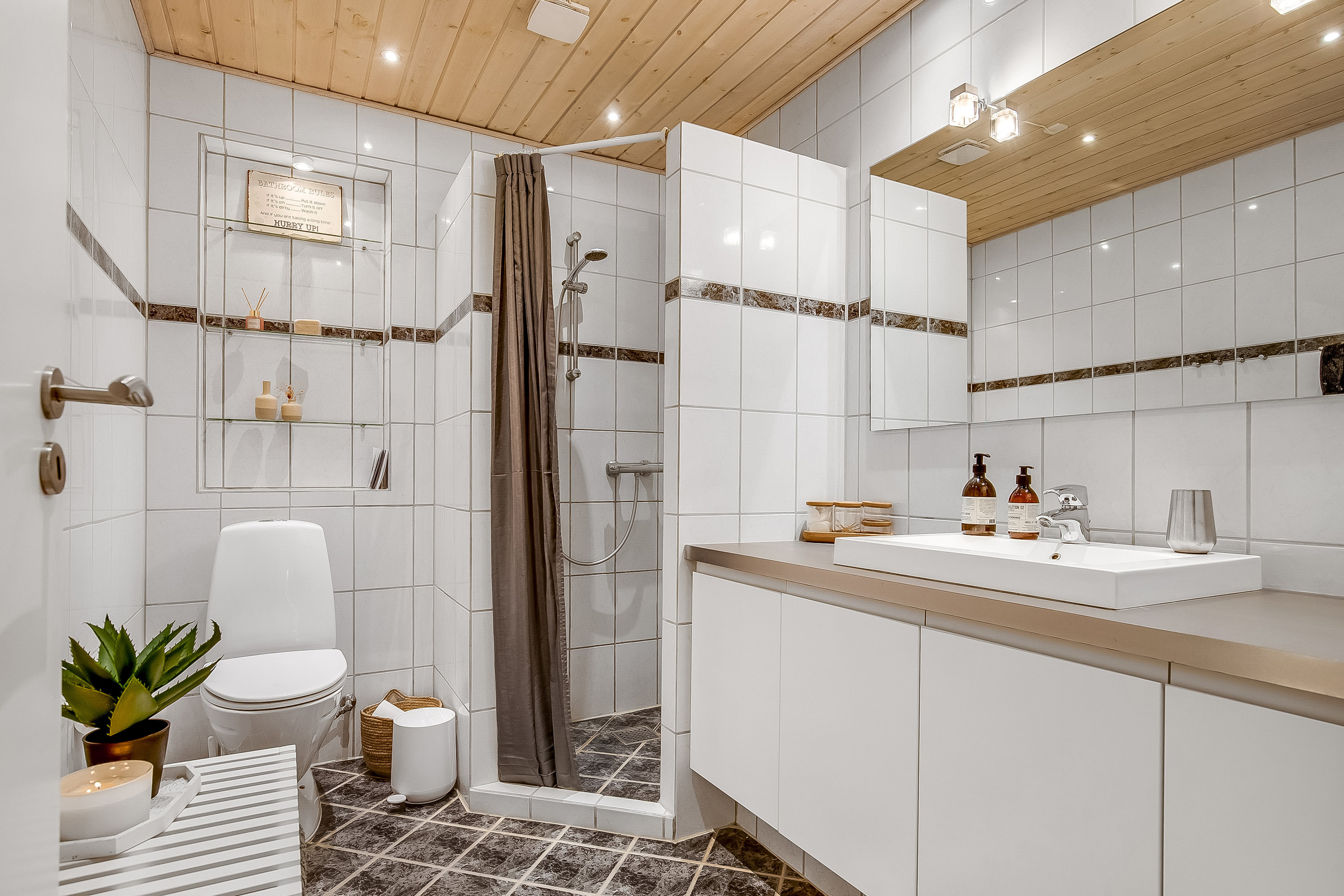 Fremhævet badeværelse billede i fuldskærmstilstand. Billede af Bogensevej 32, 6000 Kolding