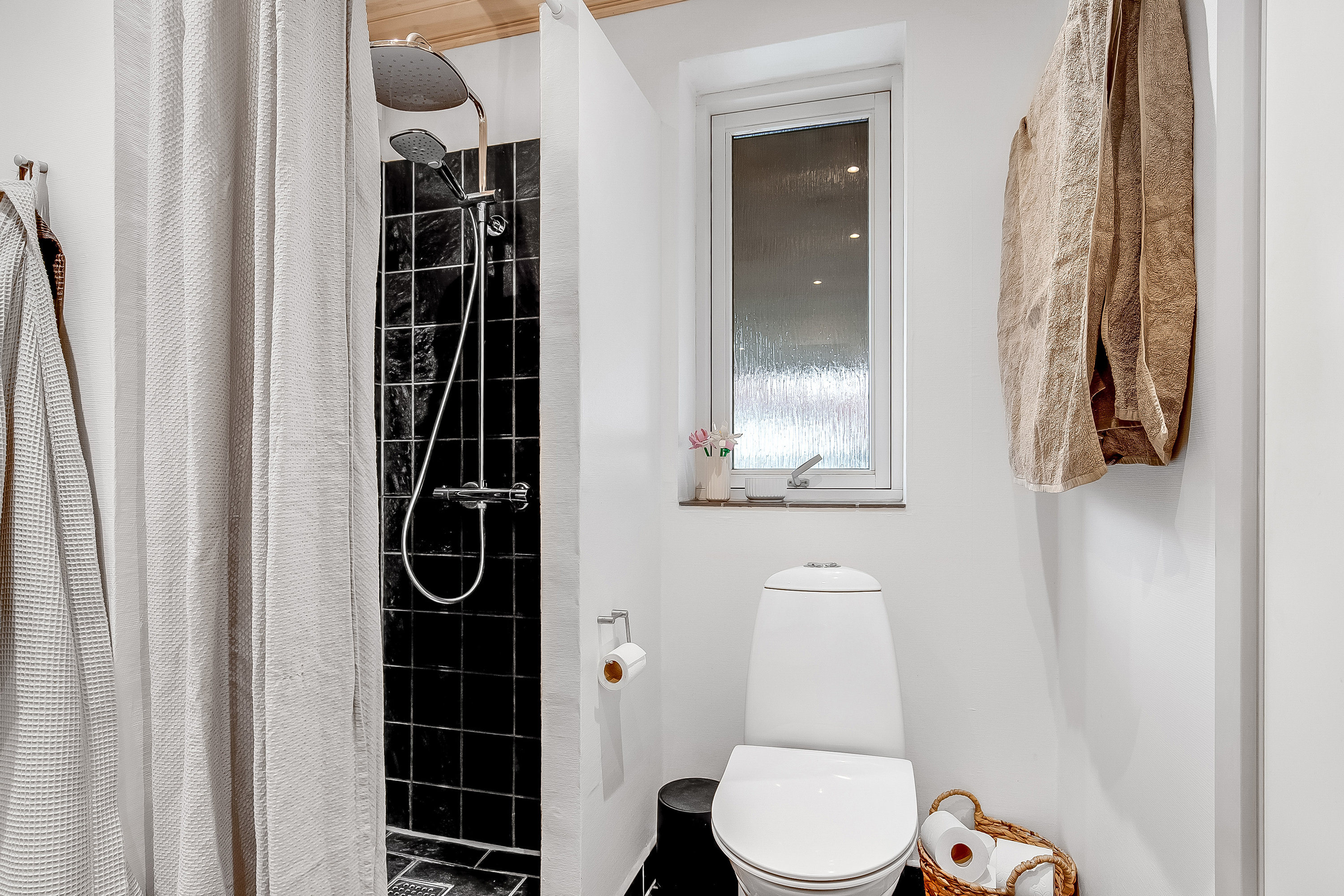 Fremhævet badeværelse billede i fuldskærmstilstand. Billede af Bogensevej 32, 6000 Kolding