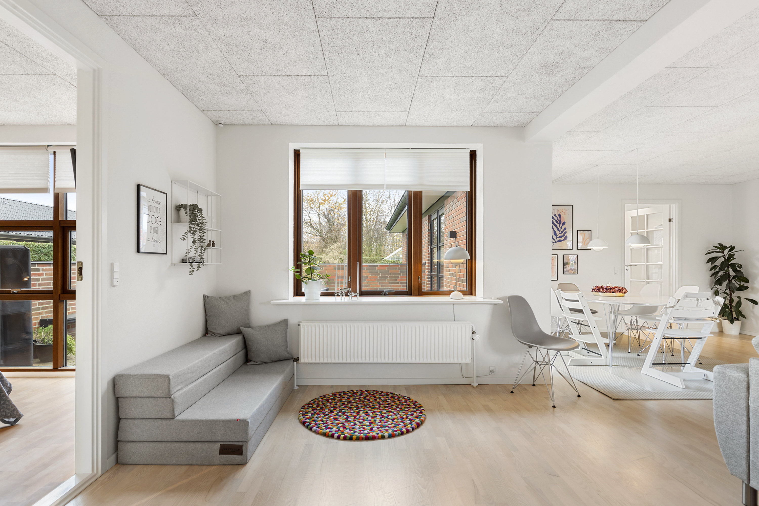 Fremhævet stue billede i fuldskærmstilstand. Billede af Fini Henriques Kvarter 17, 9700 Brønderslev