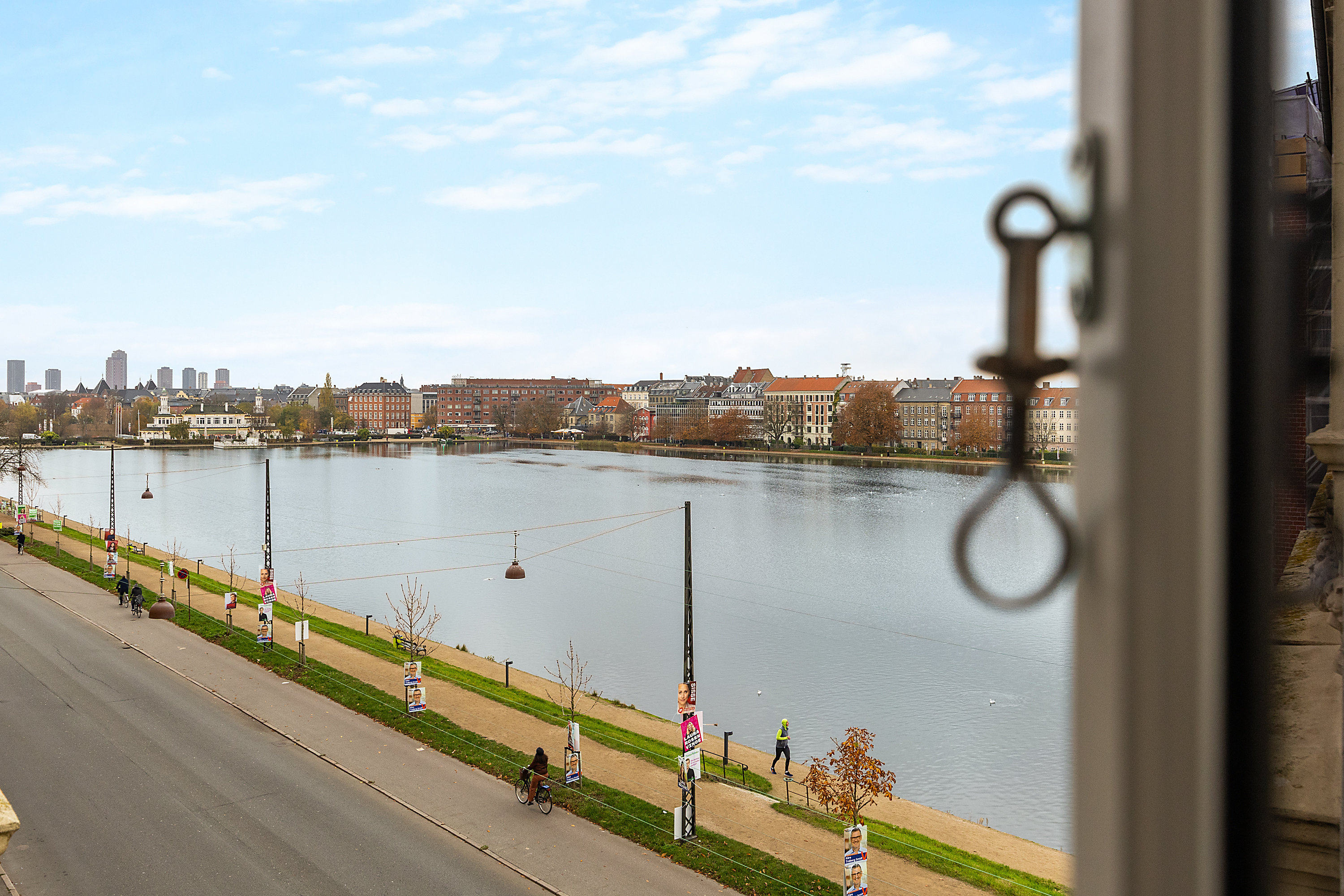 Fremhævet udsigt billede i fuldskærmstilstand. Billede af Nørre Søgade 19, 3. th., 1370 København K