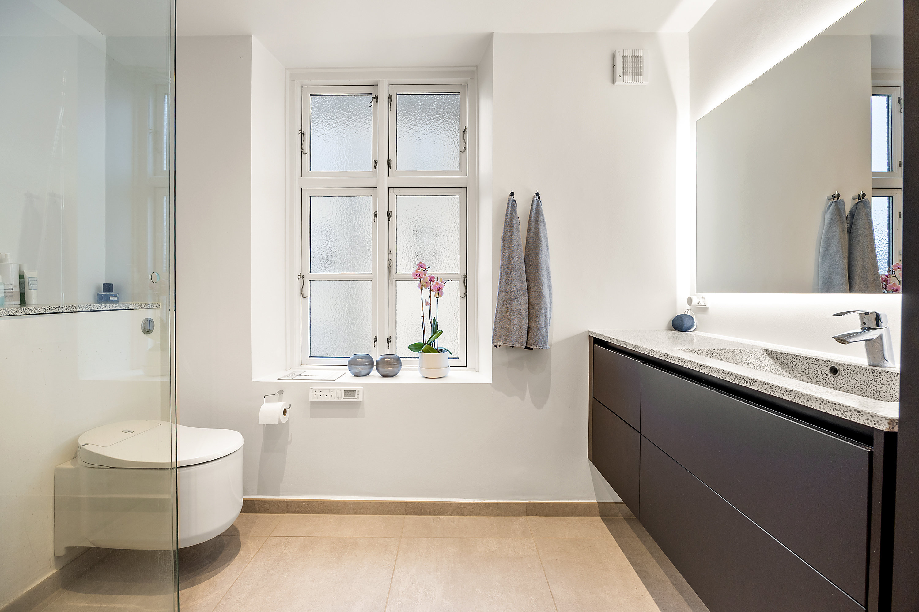 Fremhævet badeværelse billede i fuldskærmstilstand. Billede af Nørre Søgade 19, 3. th., 1370 København K