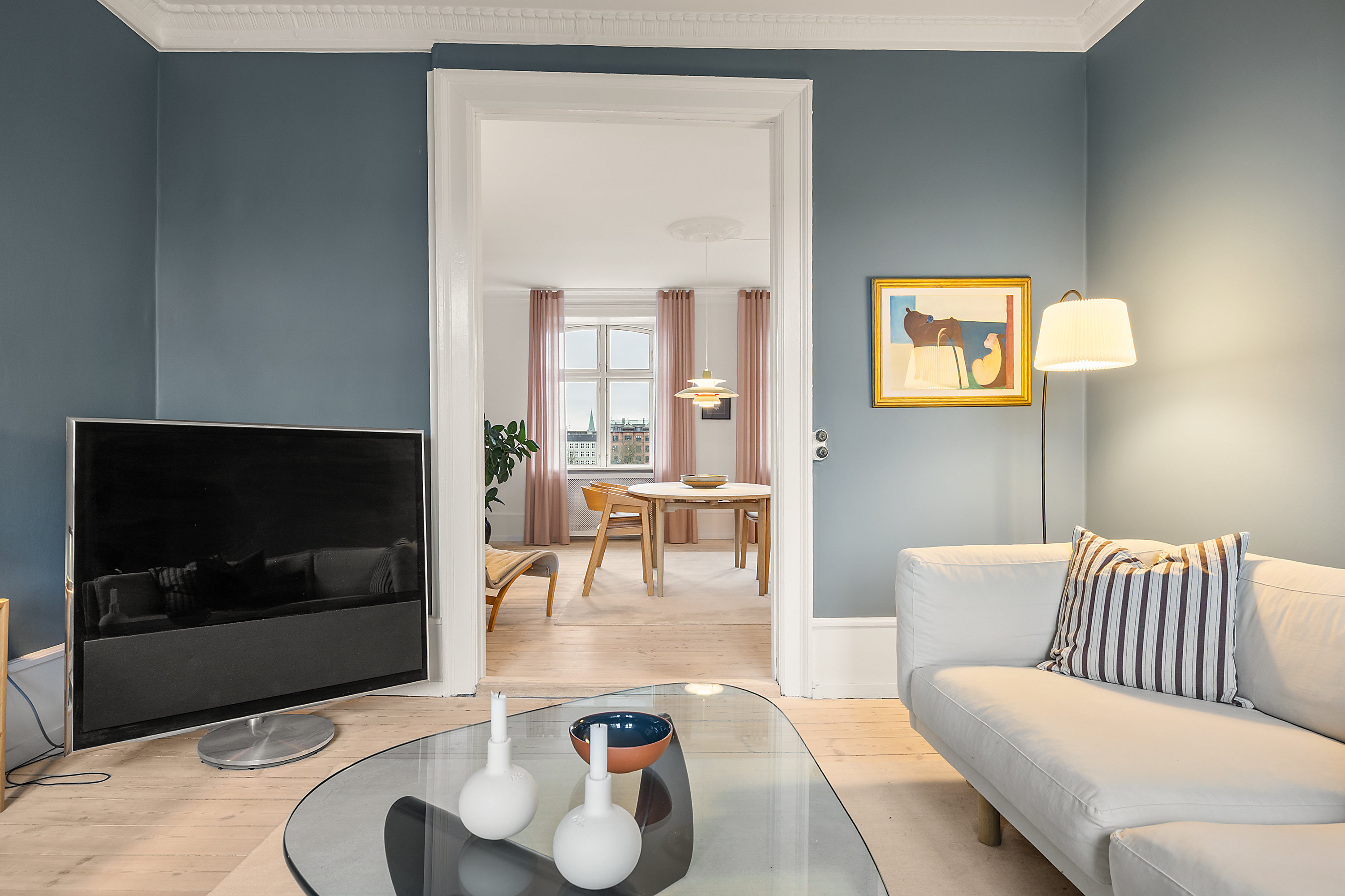 Fremhævet stue billede i fuldskærmstilstand. Billede af Nørre Søgade 19, 3. th., 1370 København K