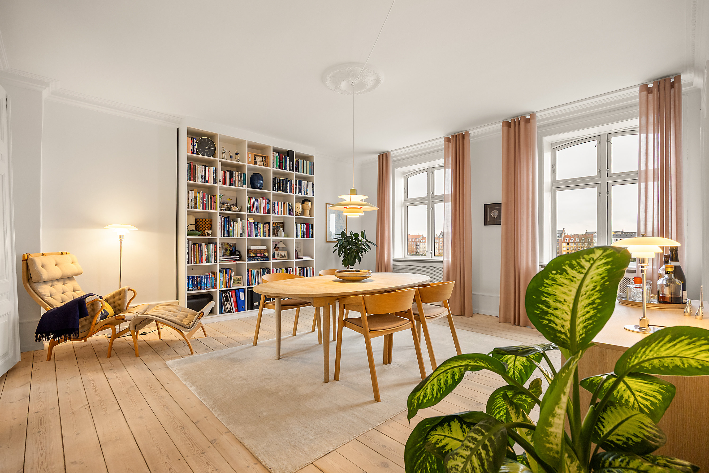 Miniaturebillede 2: spisestue. Billede af Nørre Søgade 19, 3. th., 1370 København K