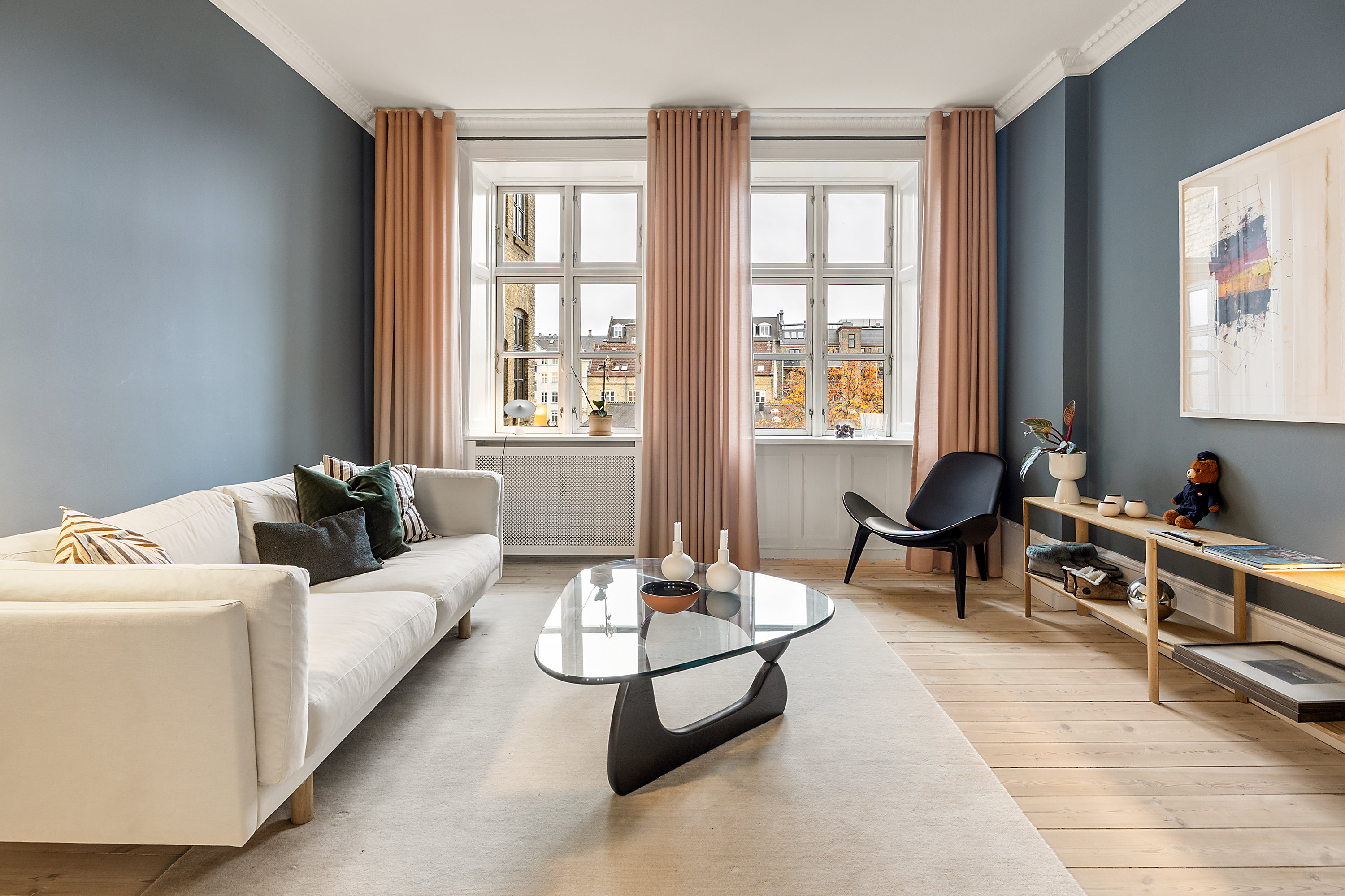 Fremhævet stue billede i fuldskærmstilstand. Billede af Nørre Søgade 19, 3. th., 1370 København K