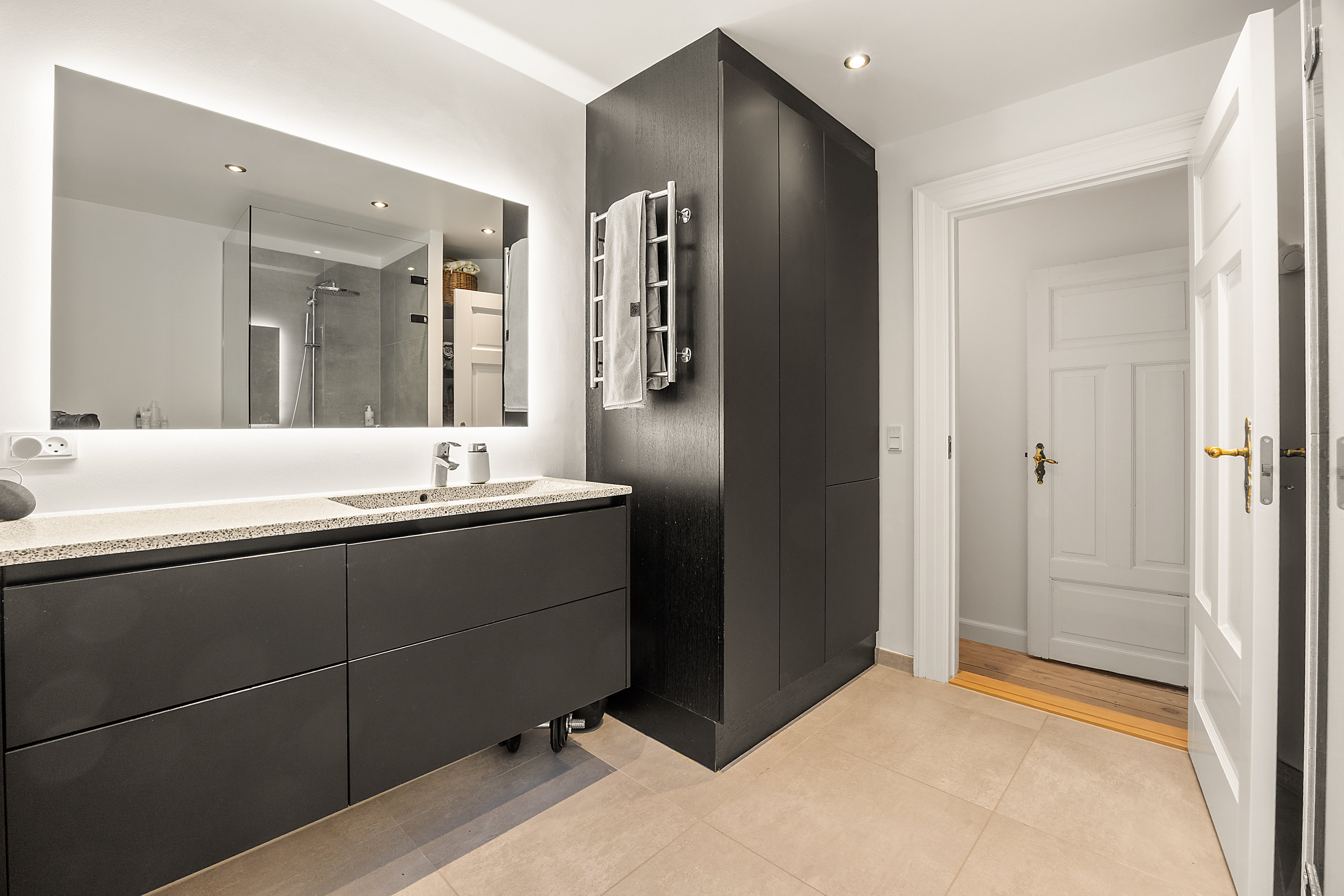 Fremhævet badeværelse billede i fuldskærmstilstand. Billede af Nørre Søgade 19, 3. th., 1370 København K