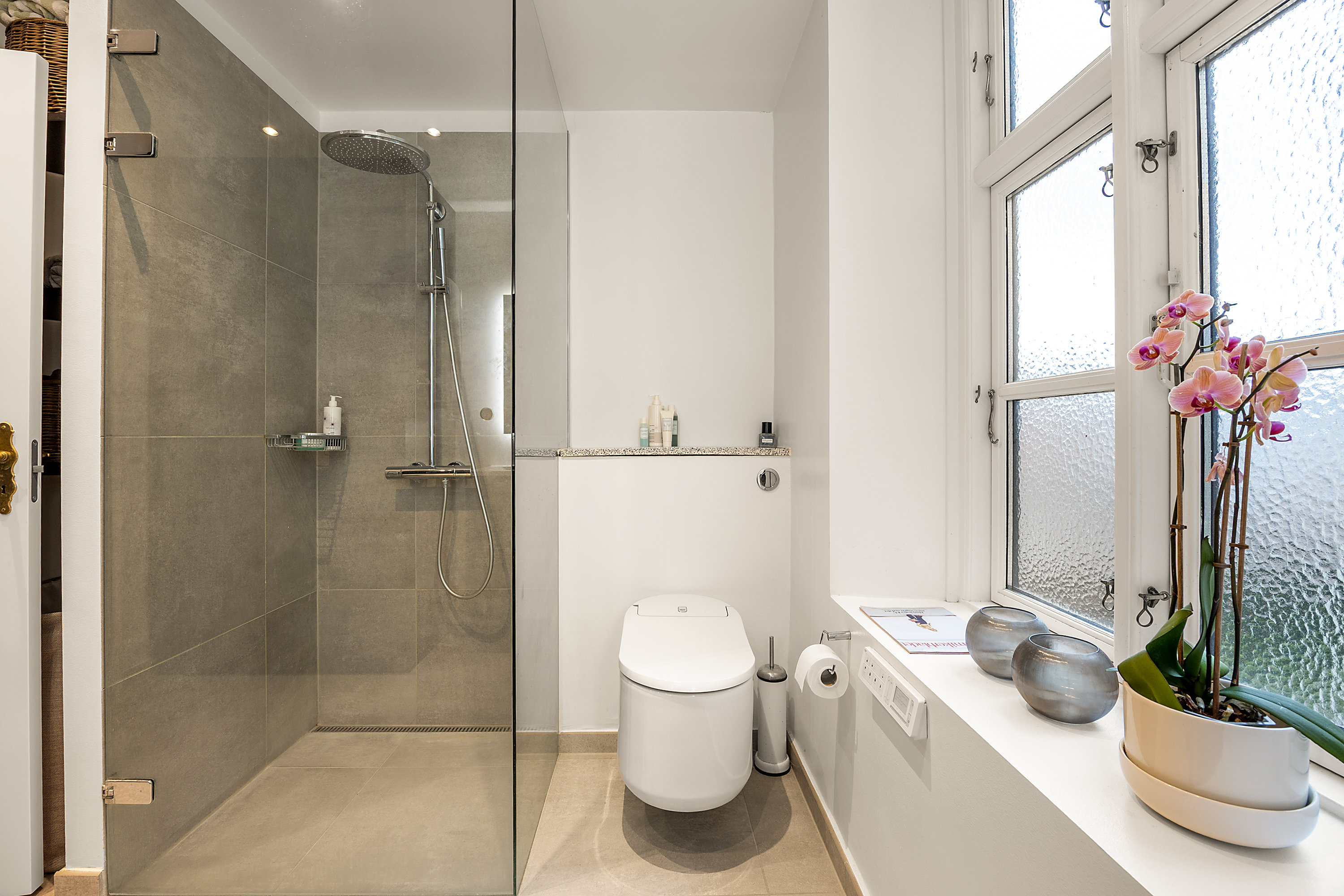 Fremhævet badeværelse billede i fuldskærmstilstand. Billede af Nørre Søgade 19, 3. th., 1370 København K