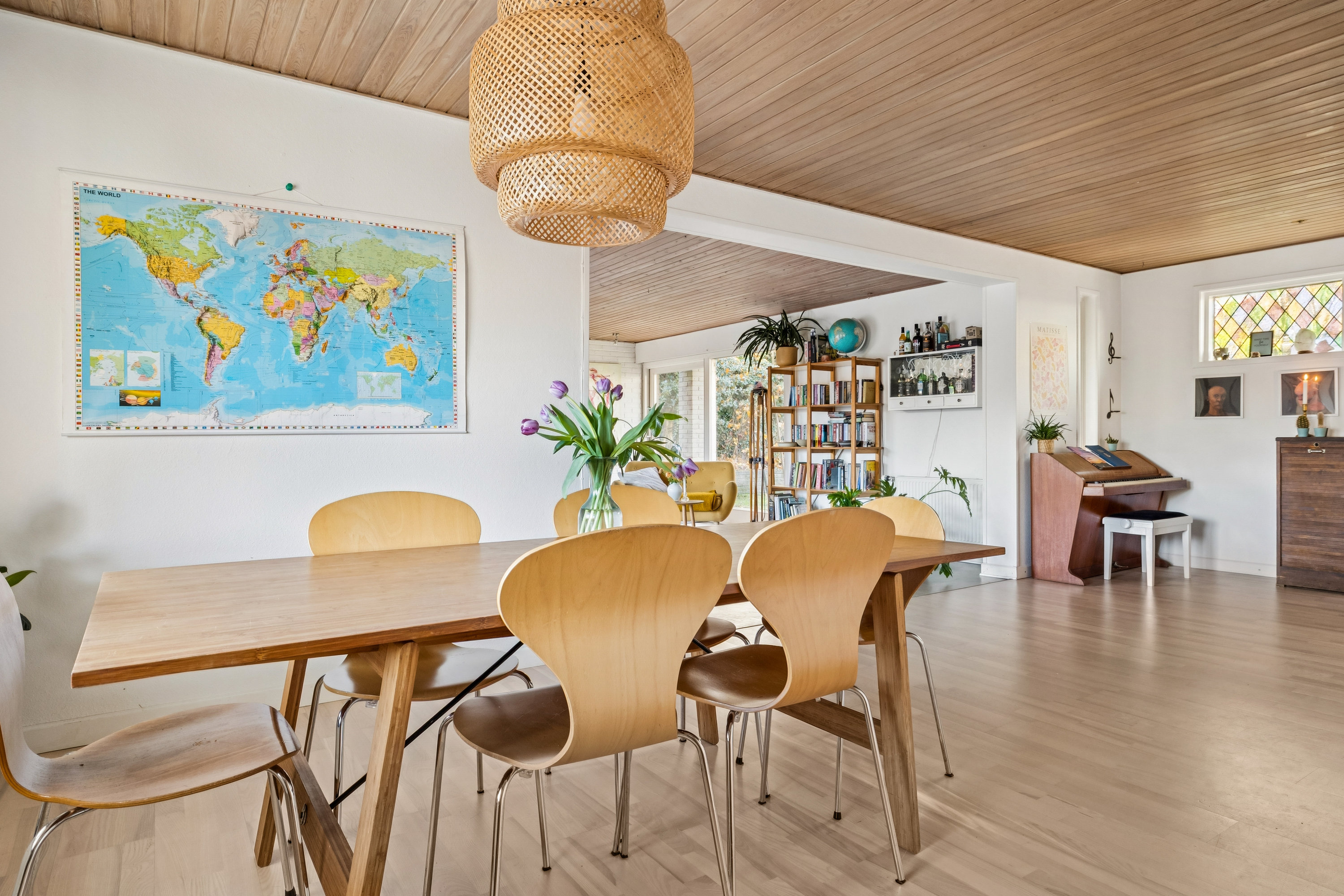 Fremhævet stue billede i fuldskærmstilstand. Billede af Legårdsvej 13, Vrold, 8660 Skanderborg