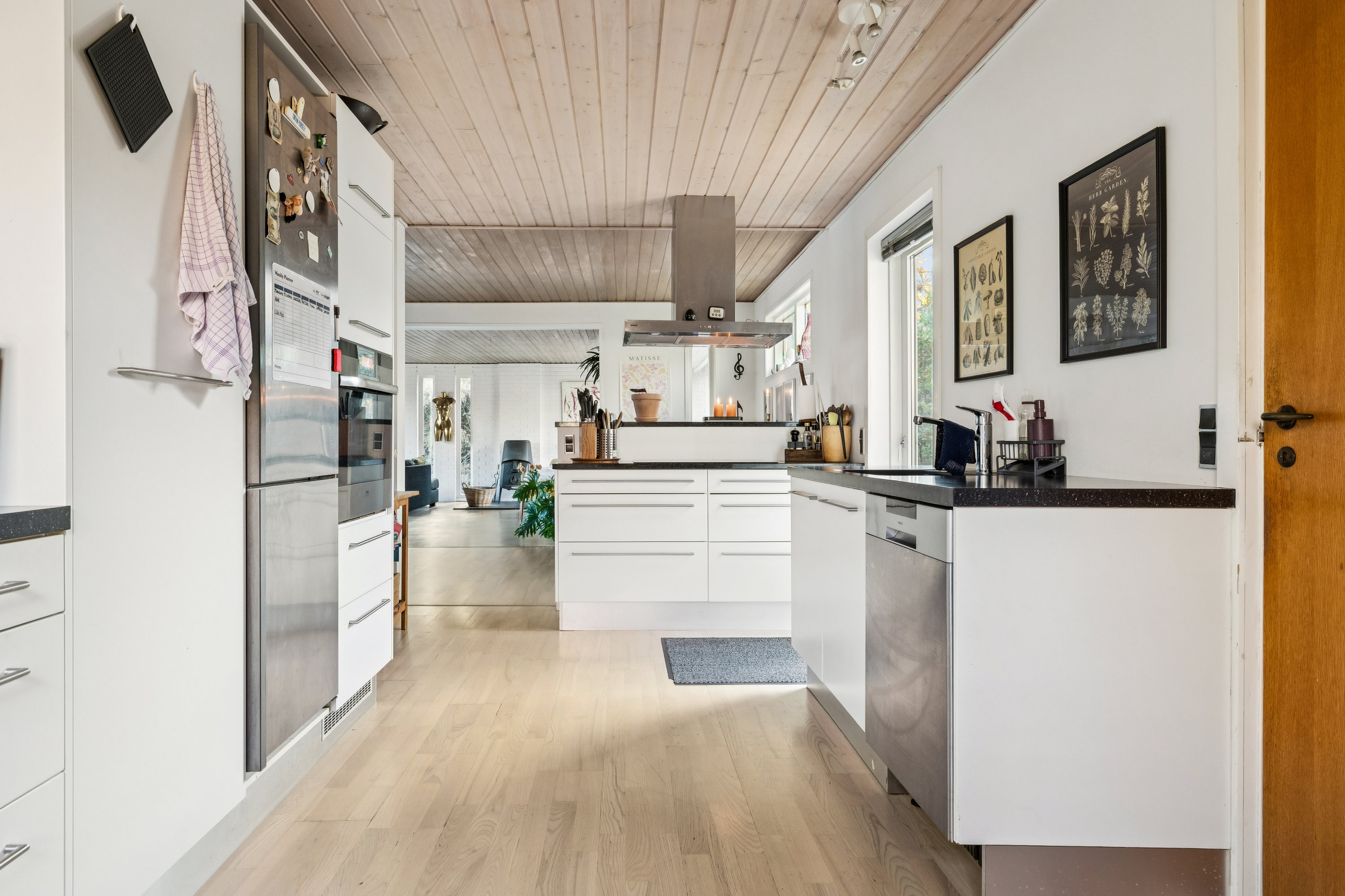 Fremhævet køkken billede i fuldskærmstilstand. Billede af Legårdsvej 13, Vrold, 8660 Skanderborg