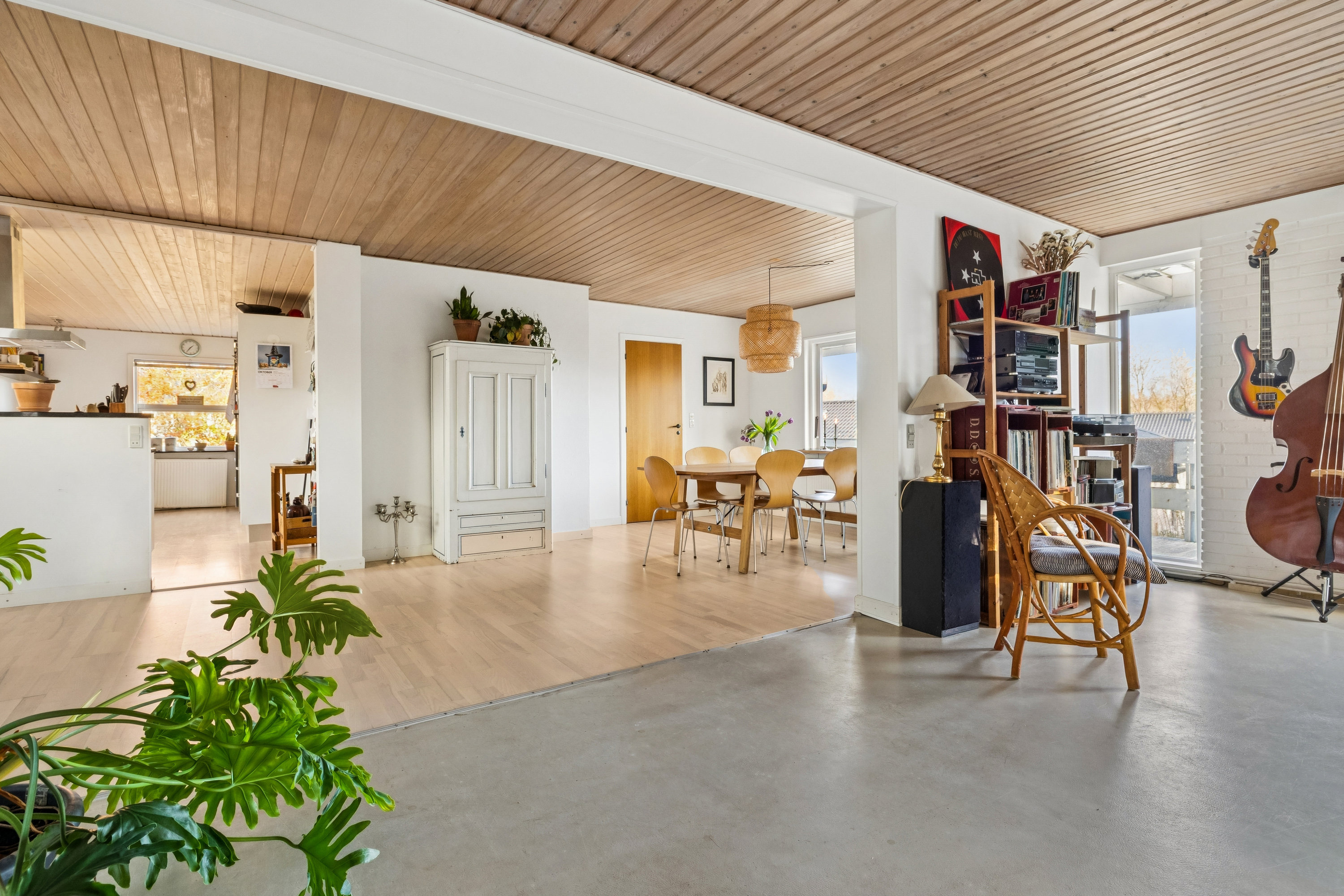 Fremhævet stue billede i fuldskærmstilstand. Billede af Legårdsvej 13, Vrold, 8660 Skanderborg