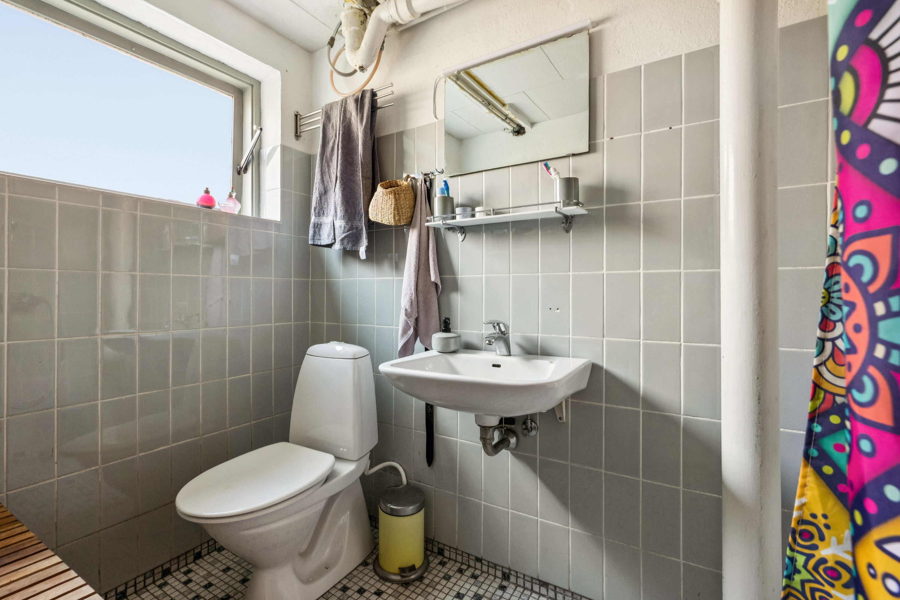 Fremhævet badeværelse billede i fuldskærmstilstand. Billede af Legårdsvej 13, Vrold, 8660 Skanderborg