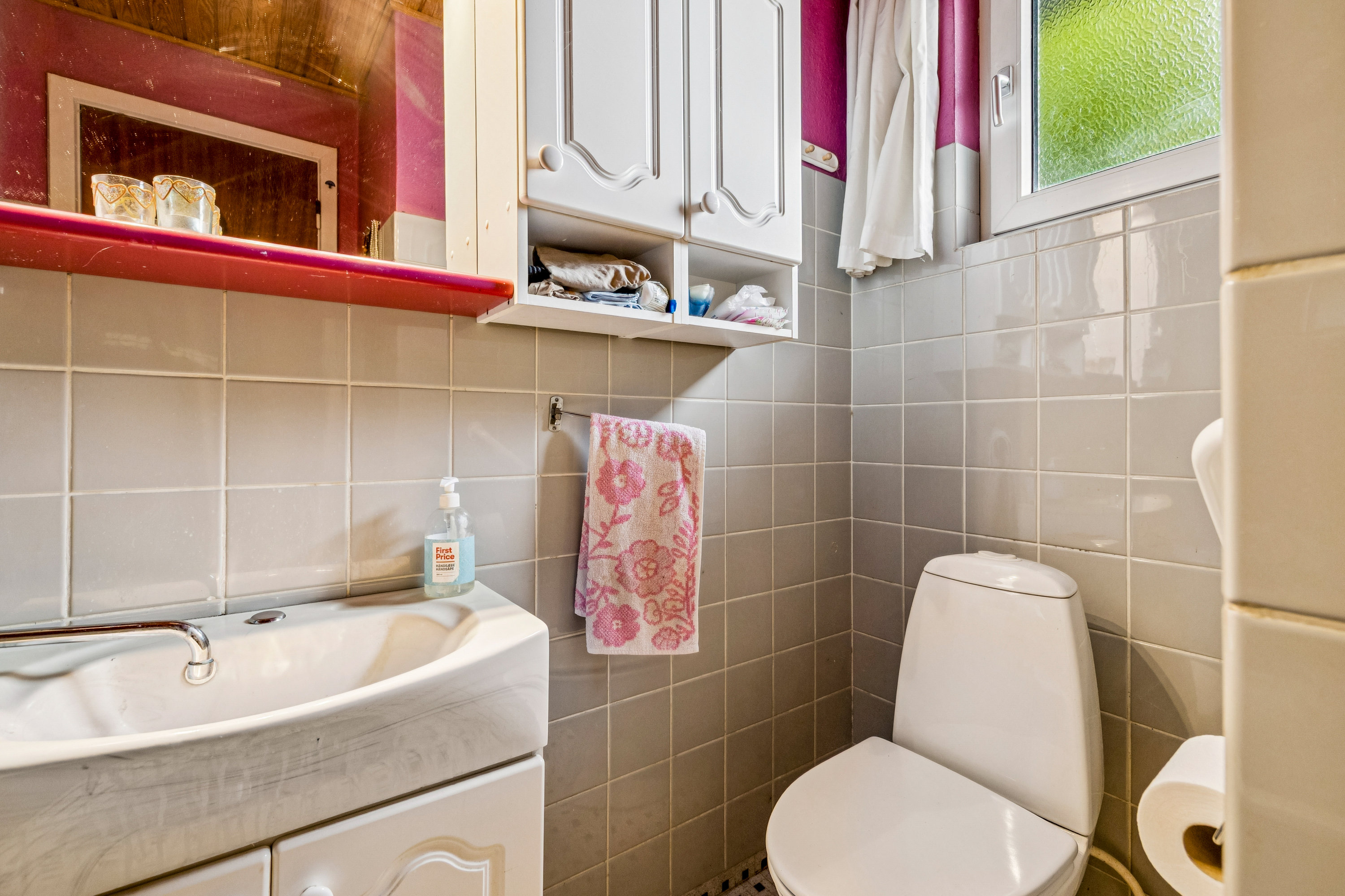 Fremhævet badeværelse billede i fuldskærmstilstand. Billede af Kejlstrupparken 19, Virring, 8660 Skanderborg