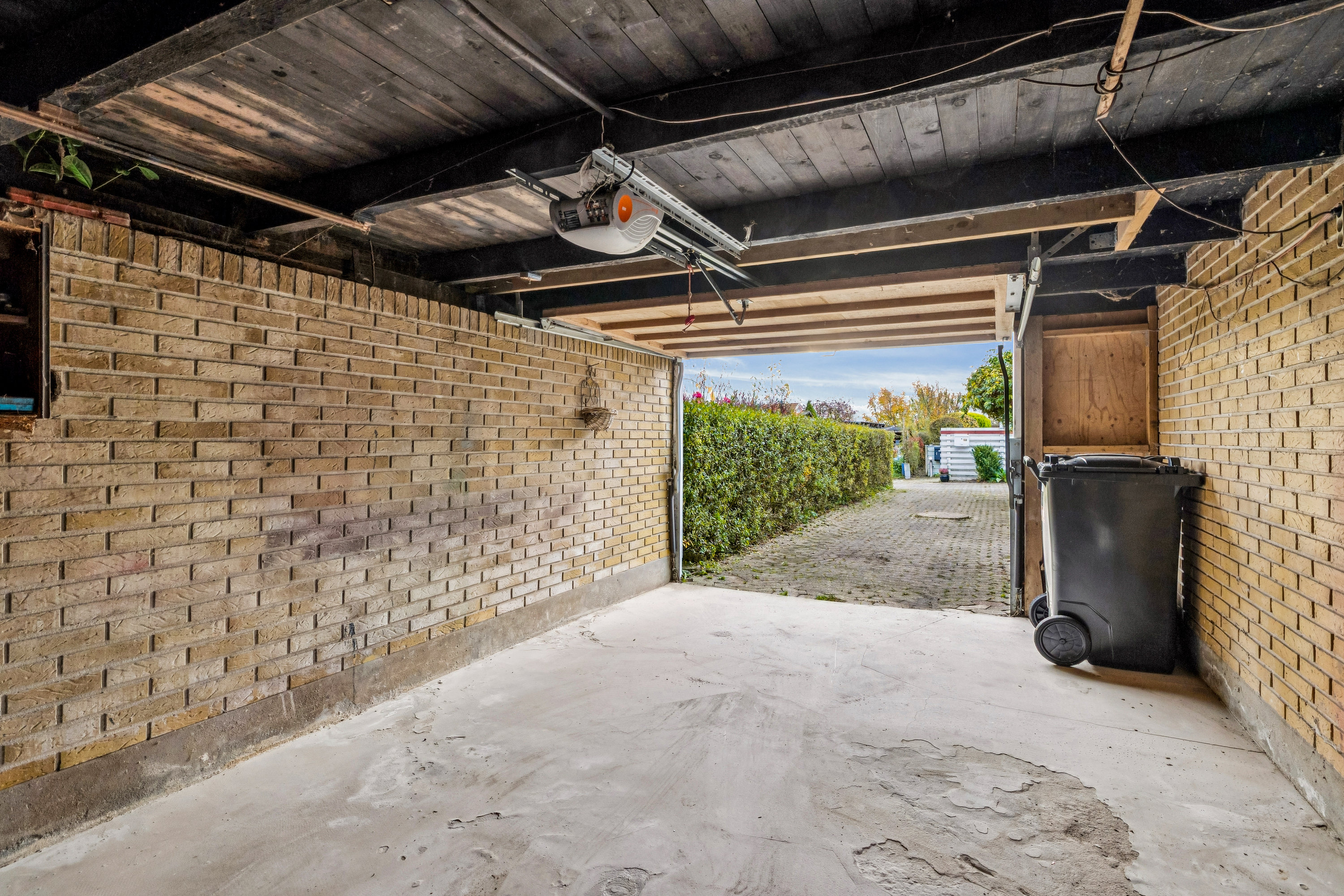 Fremhævet garage billede i fuldskærmstilstand. Billede af Kejlstrupparken 19, Virring, 8660 Skanderborg