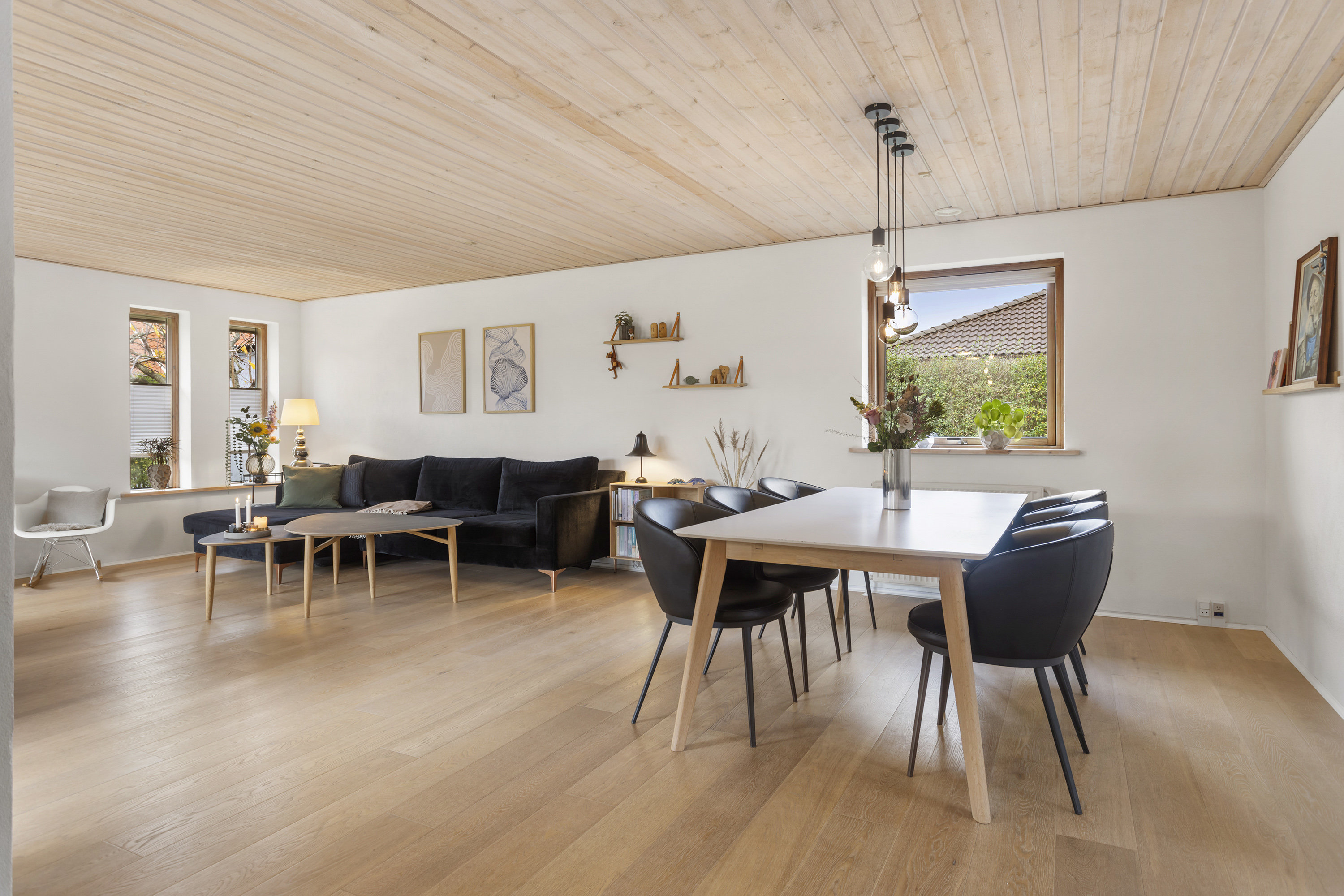 Fremhævet stue billede i fuldskærmstilstand. Billede af Heimdalsvej 18, 9900 Frederikshavn