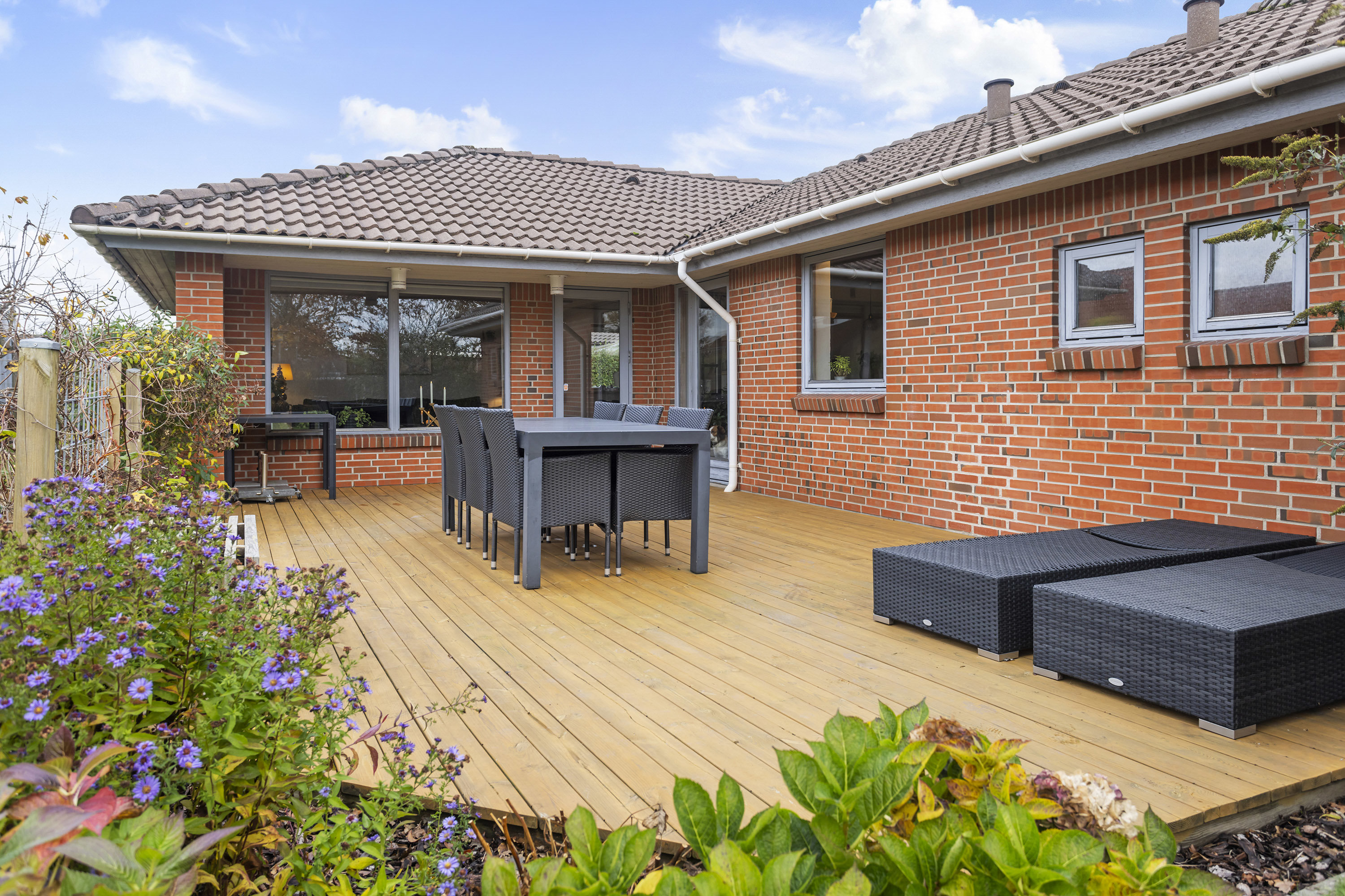 Fremhævet terrasse billede i fuldskærmstilstand. Billede af Heimdalsvej 18, 9900 Frederikshavn