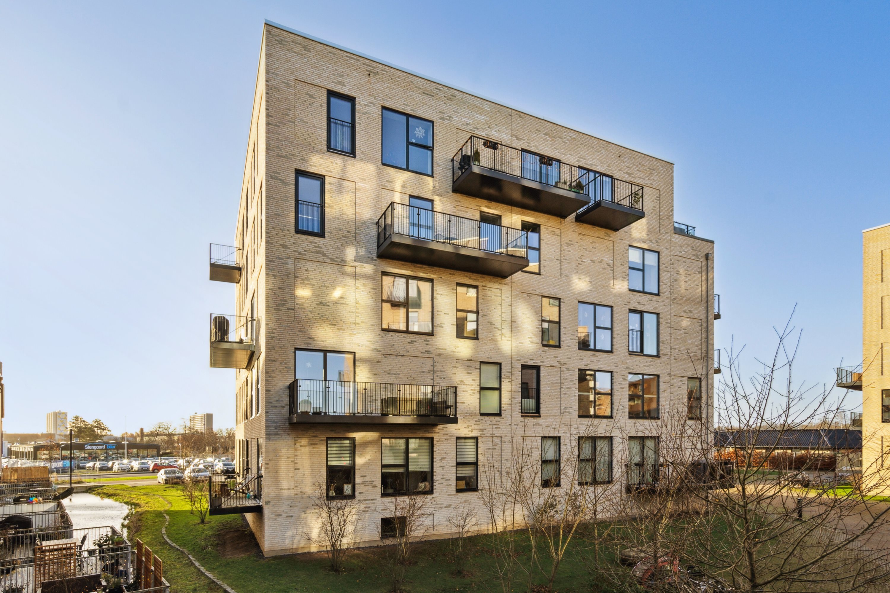 Fremhævet facade billede i fuldskærmstilstand. Billede af Mokkavej 17, st.. 3., 2610 Rødovre