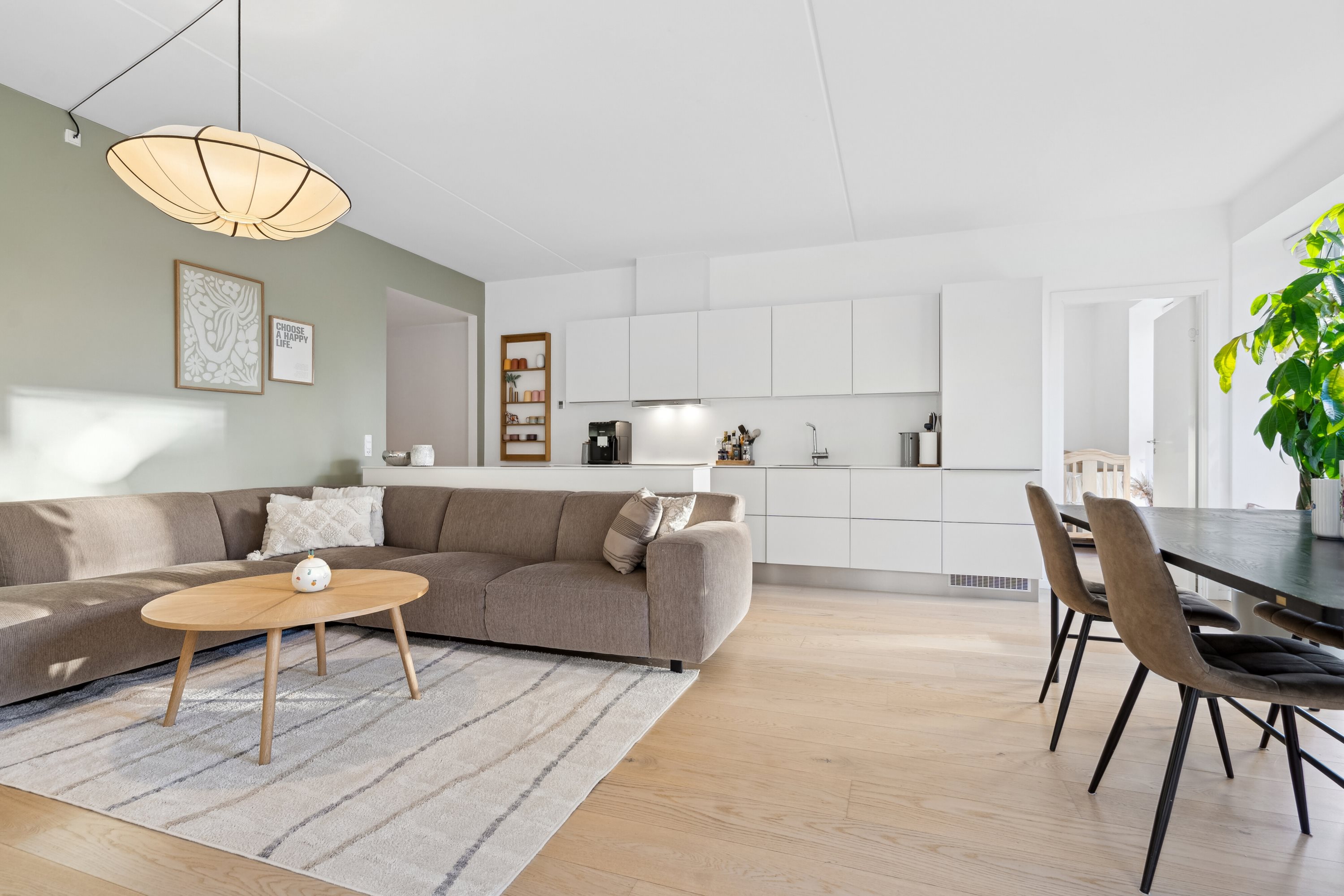 Fremhævet stue billede i fuldskærmstilstand. Billede af Mokkavej 17, st.. 3., 2610 Rødovre