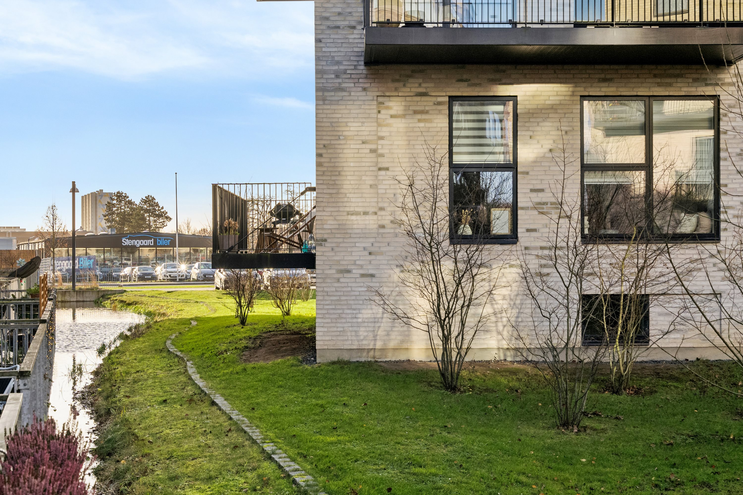 Fremhævet udendørs billede i fuldskærmstilstand. Billede af Mokkavej 17, st.. 3., 2610 Rødovre