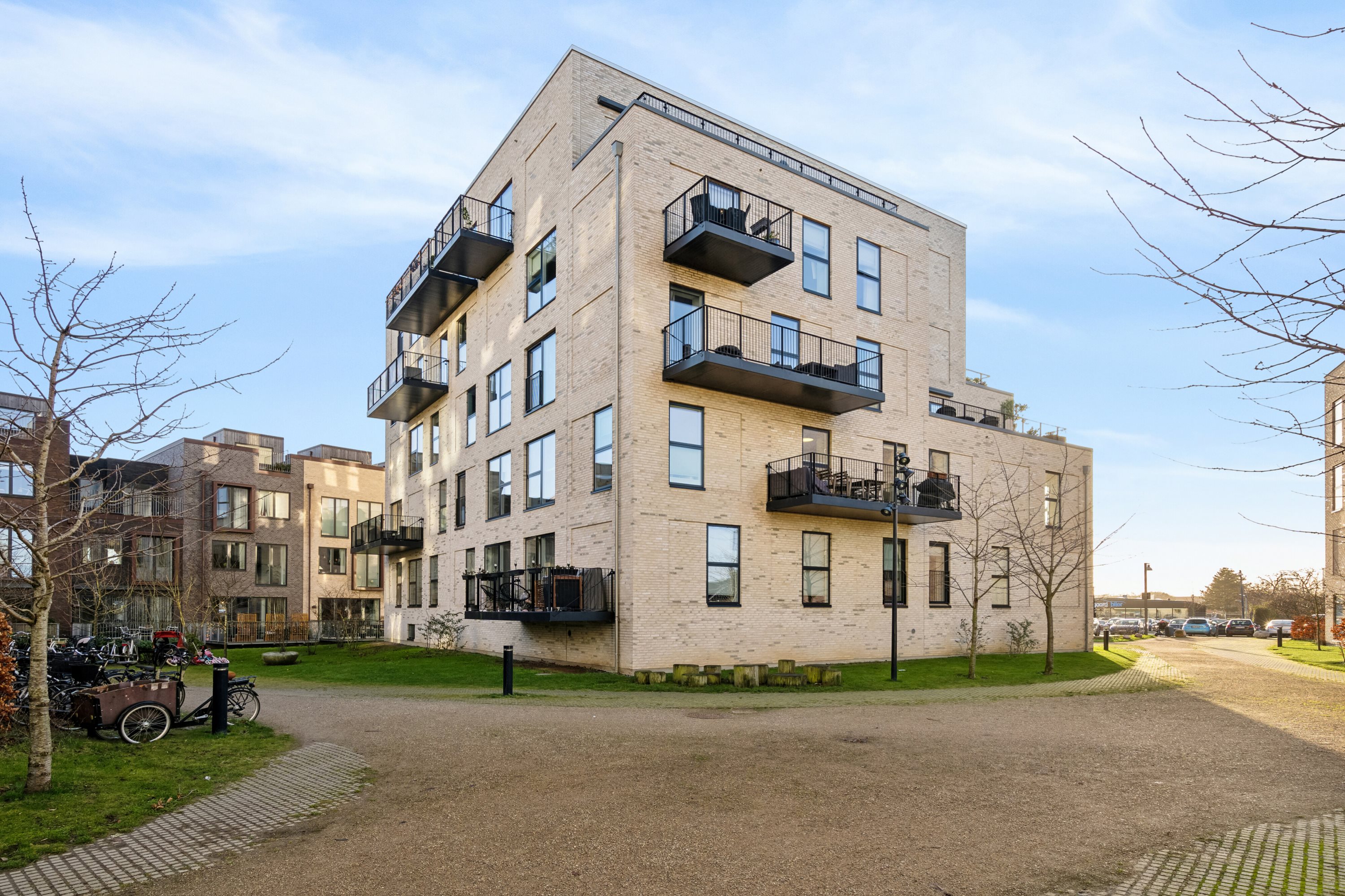 Fremhævet set fra vejen billede i fuldskærmstilstand. Billede af Mokkavej 17, st.. 3., 2610 Rødovre