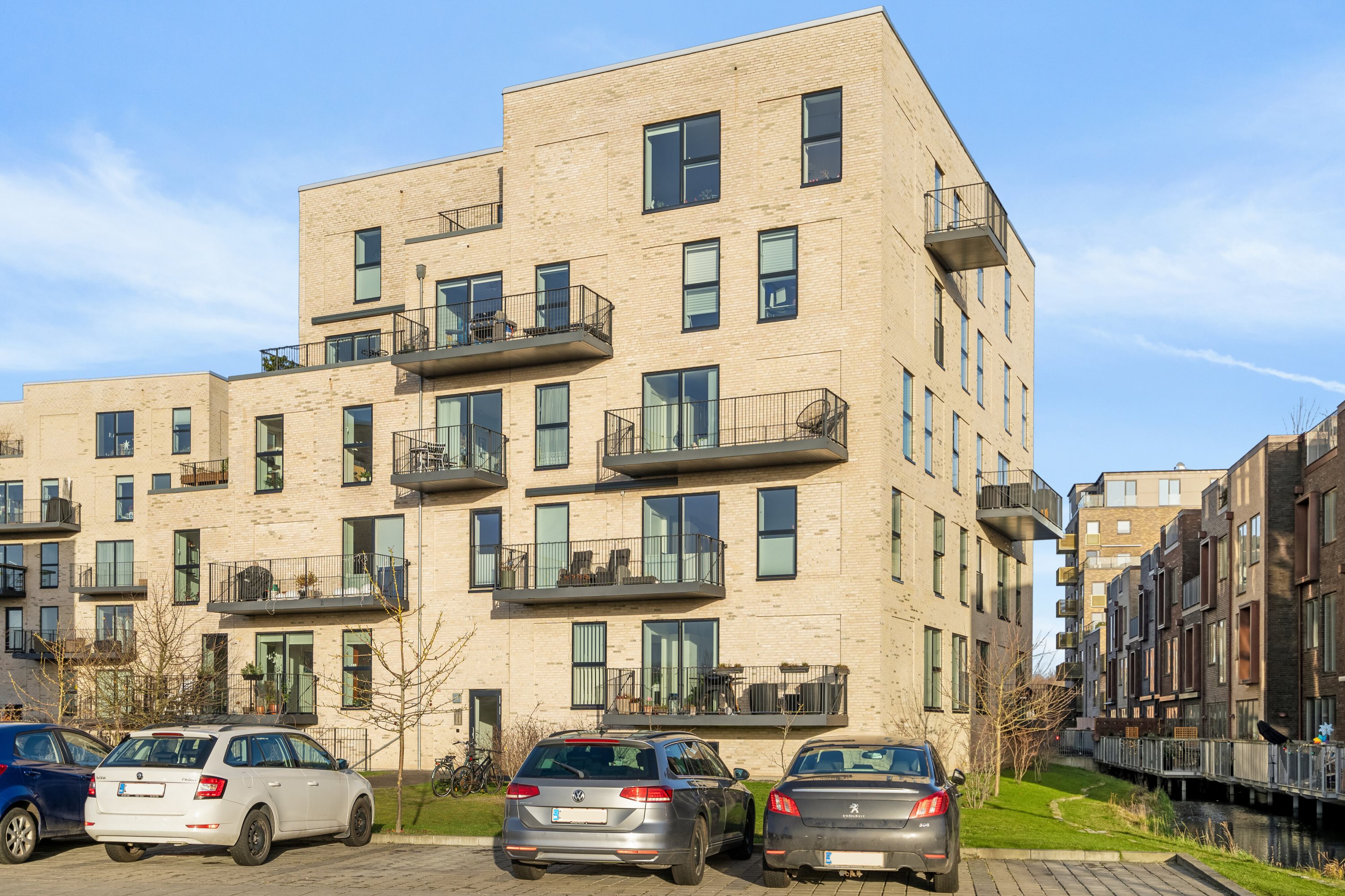 Fremhævet set fra vejen billede i fuldskærmstilstand. Billede af Mokkavej 17, st.. 3., 2610 Rødovre