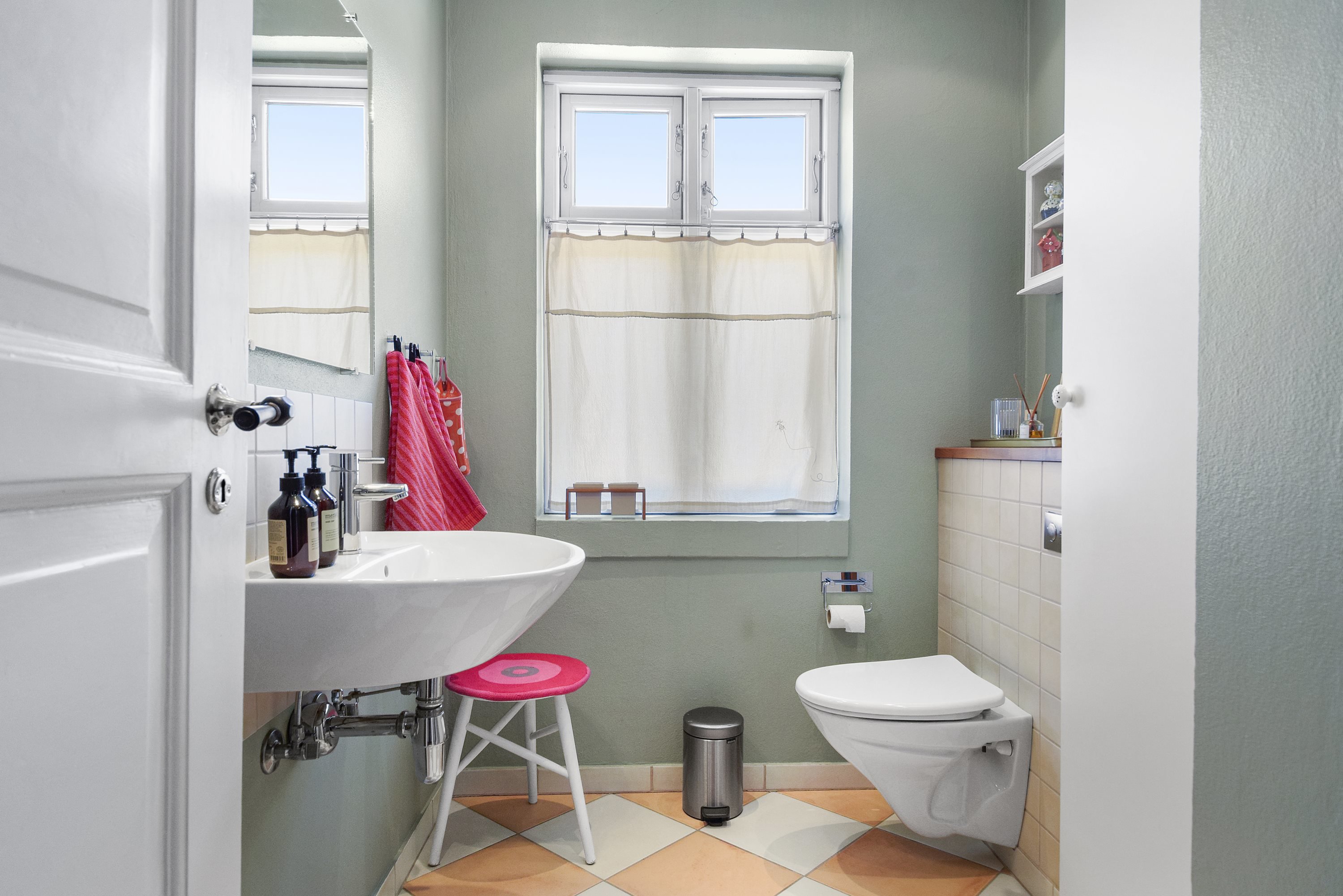 Fremhævet badeværelse billede i fuldskærmstilstand. Billede af Sognevejen 32, 9620 Aalestrup