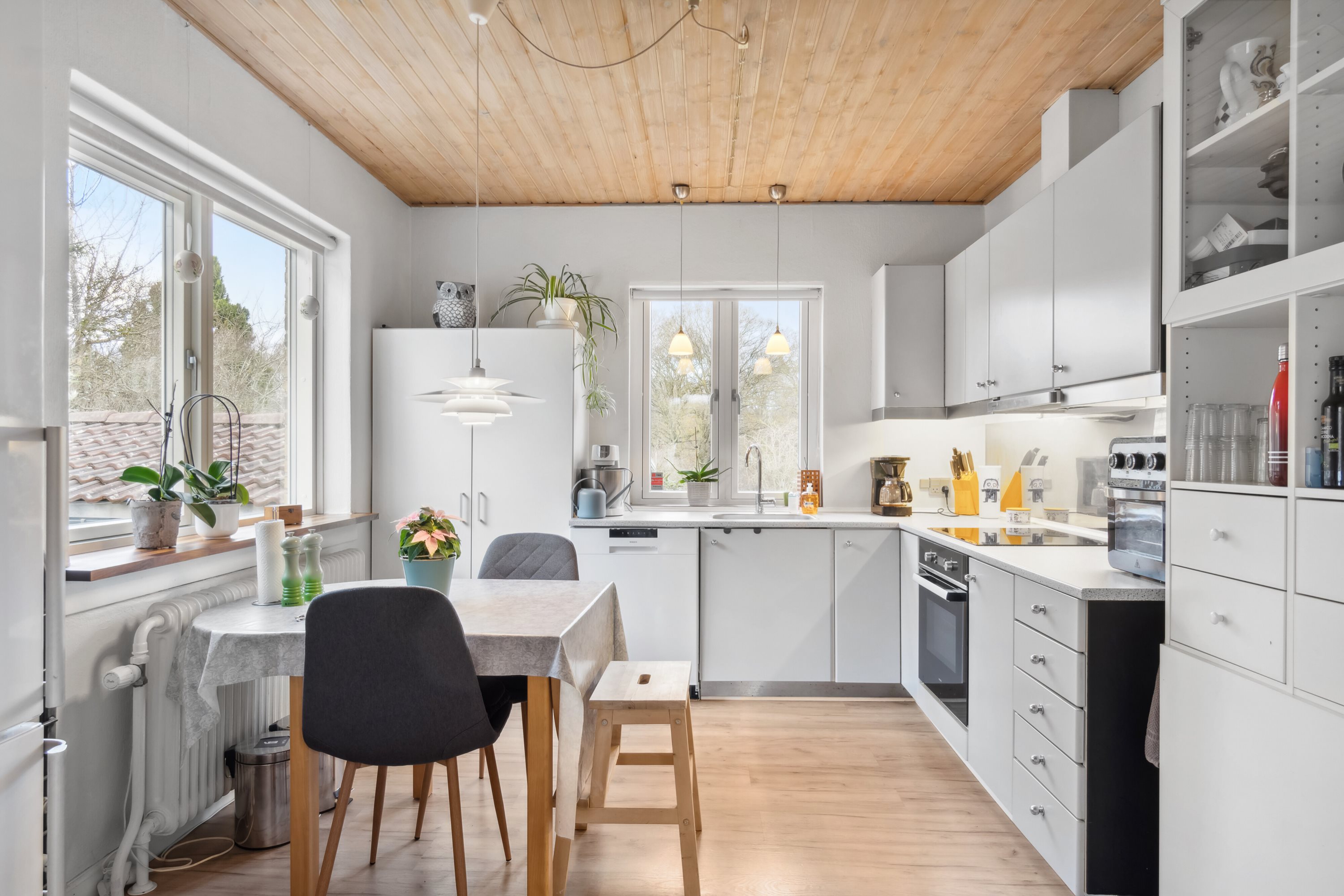 Fremhævet køkken billede i fuldskærmstilstand. Billede af Skovvej 2B, Karlsgave, 3300 Frederiksværk