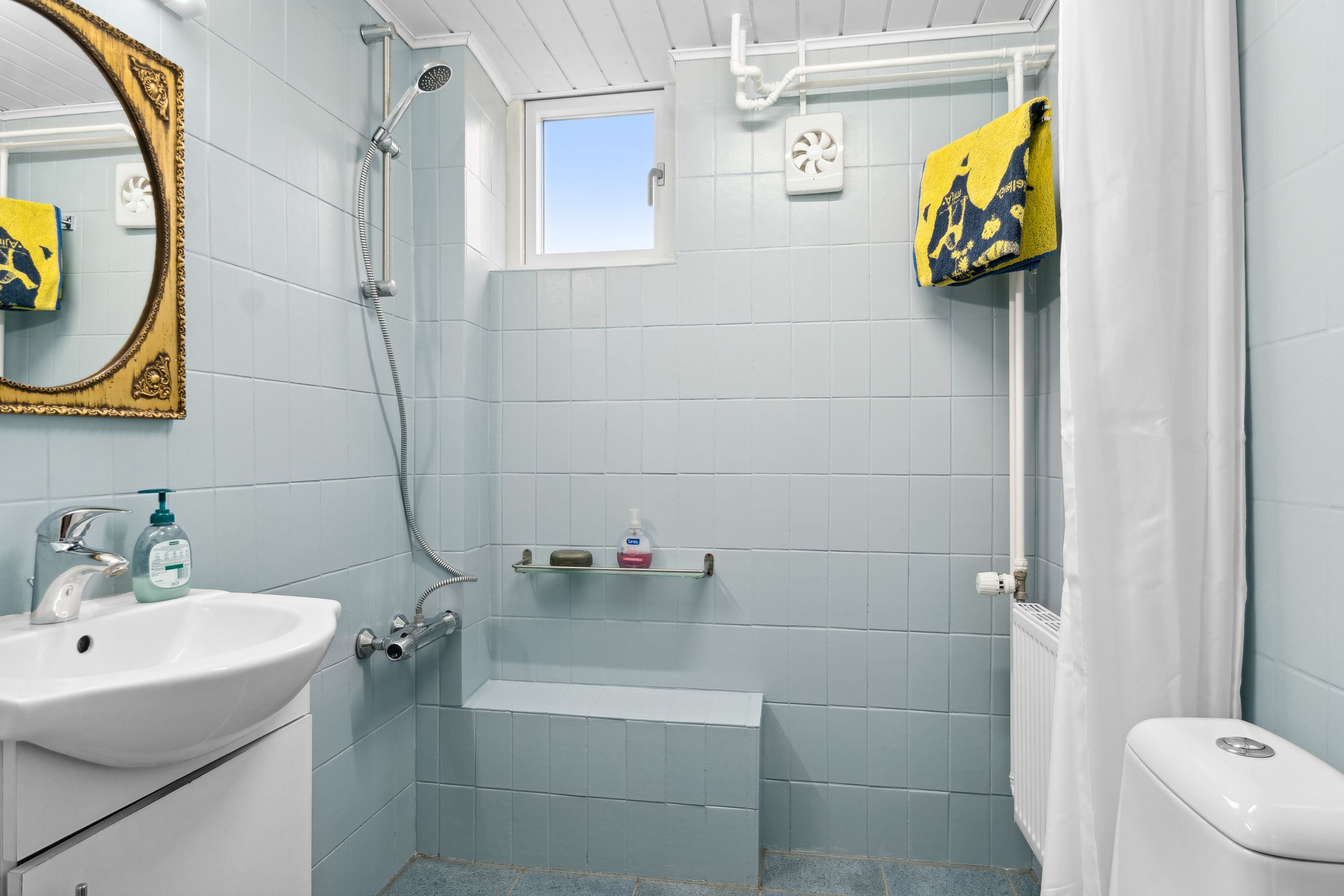 Fremhævet badeværelse billede i fuldskærmstilstand. Billede af Skovvej 2B, Karlsgave, 3300 Frederiksværk