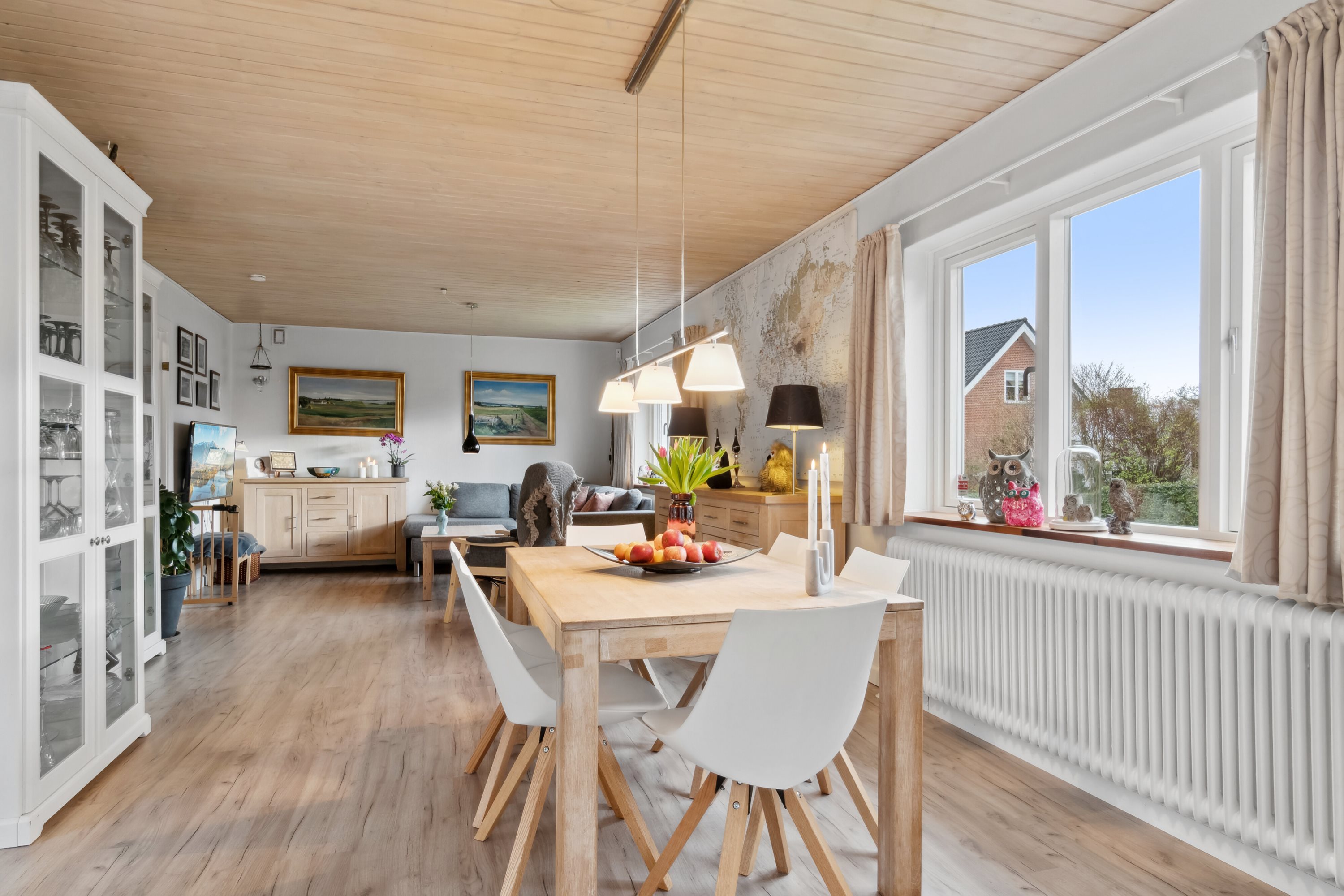 Fremhævet stue billede i fuldskærmstilstand. Billede af Skovvej 2B, Karlsgave, 3300 Frederiksværk