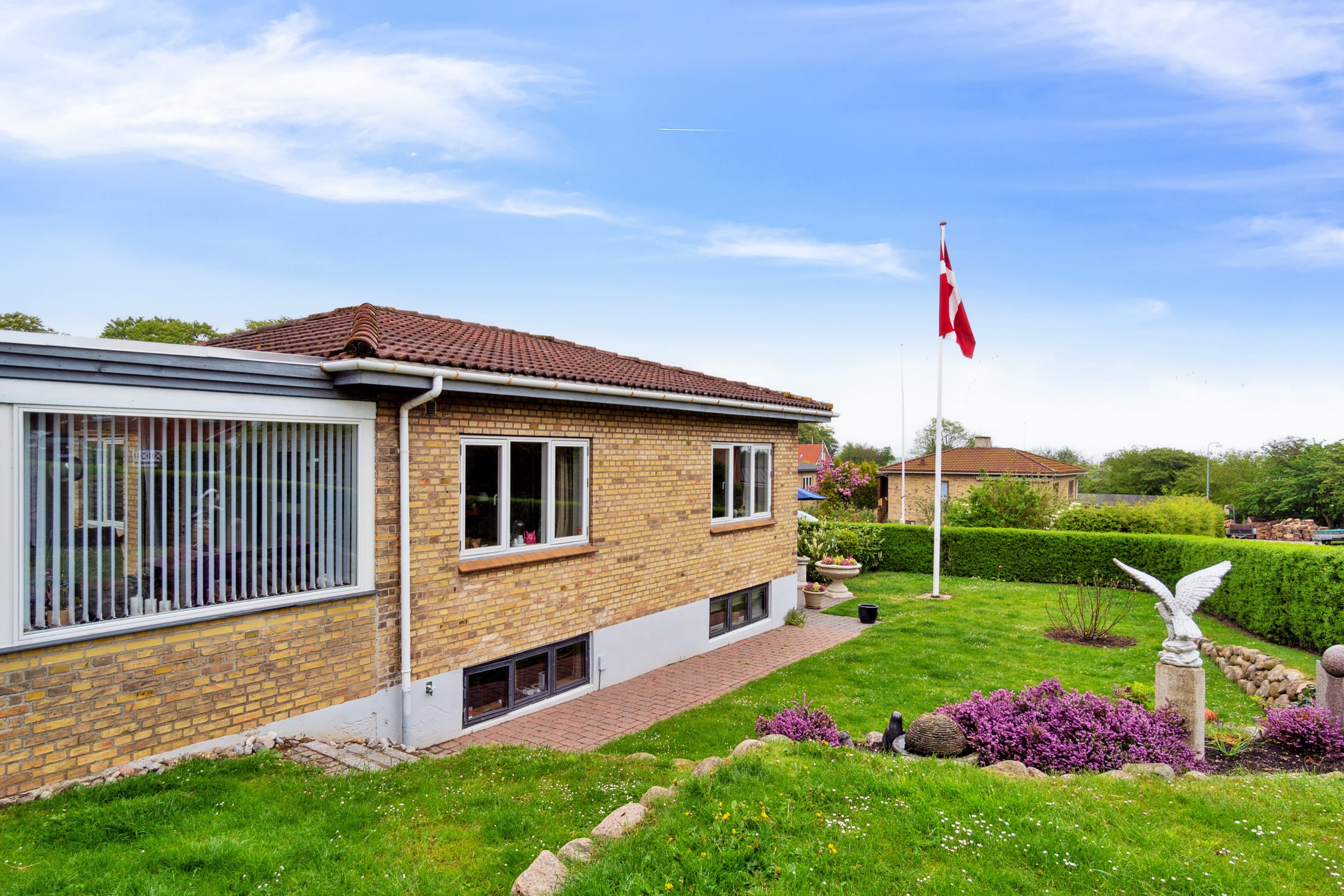 Fremhævet set fra haven billede i fuldskærmstilstand. Billede af Skovvej 2B, Karlsgave, 3300 Frederiksværk