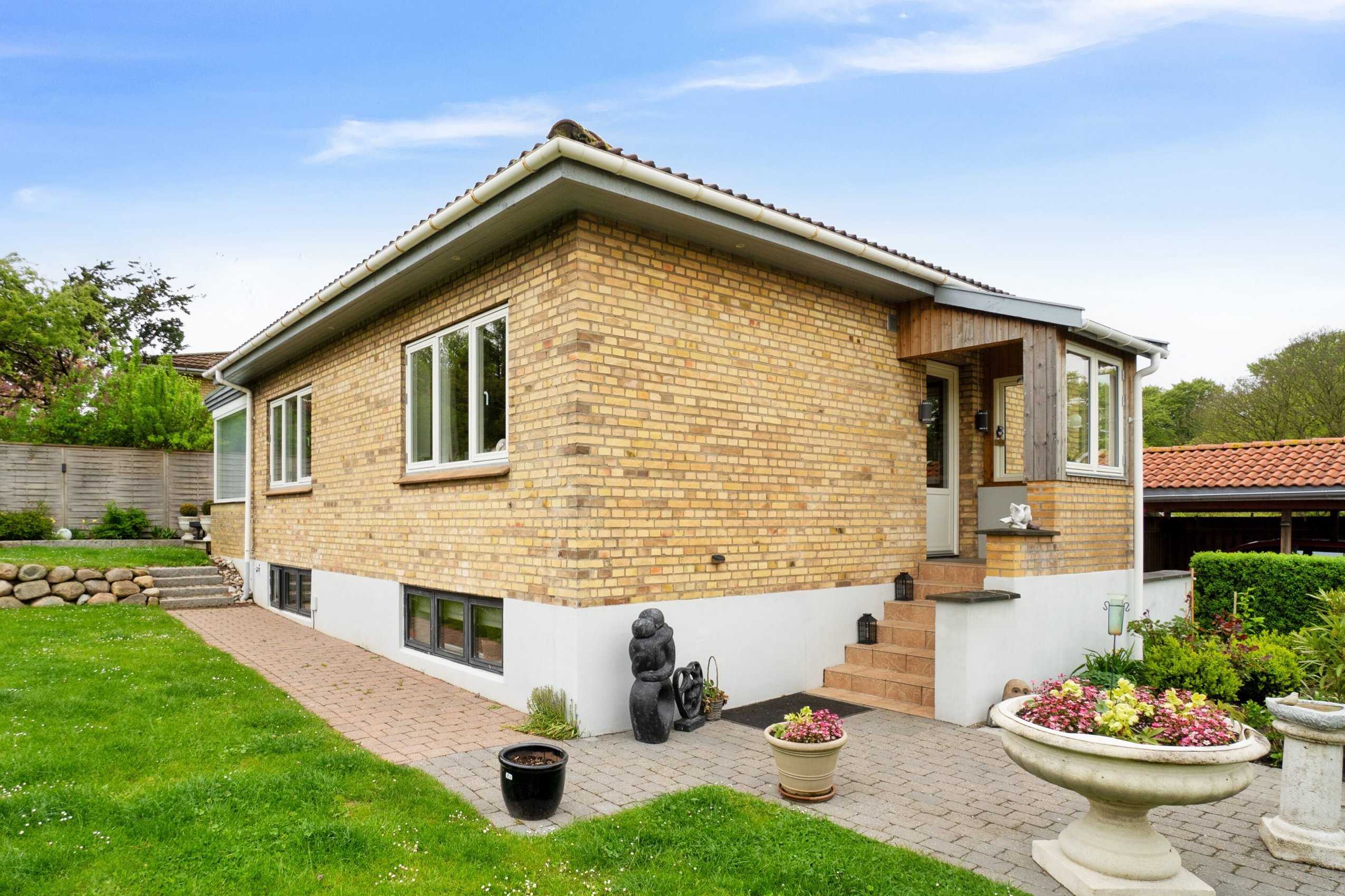 Villa: Set fra haven på Skovvej 2B, Karlsgave, 3300 Frederiksværk