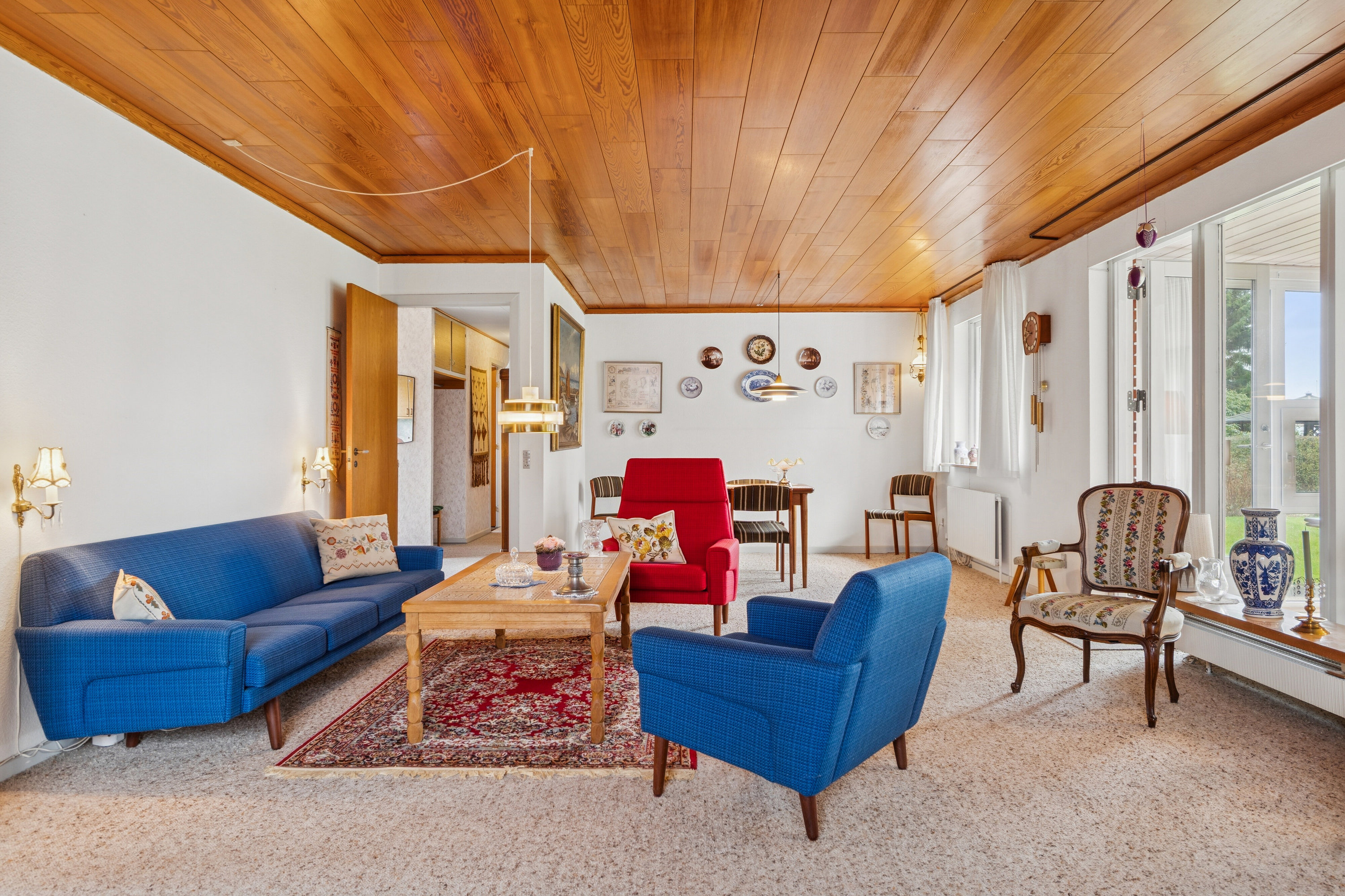 Fremhævet stue billede i fuldskærmstilstand. Billede af Sølvgranen 5, 8620 Kjellerup