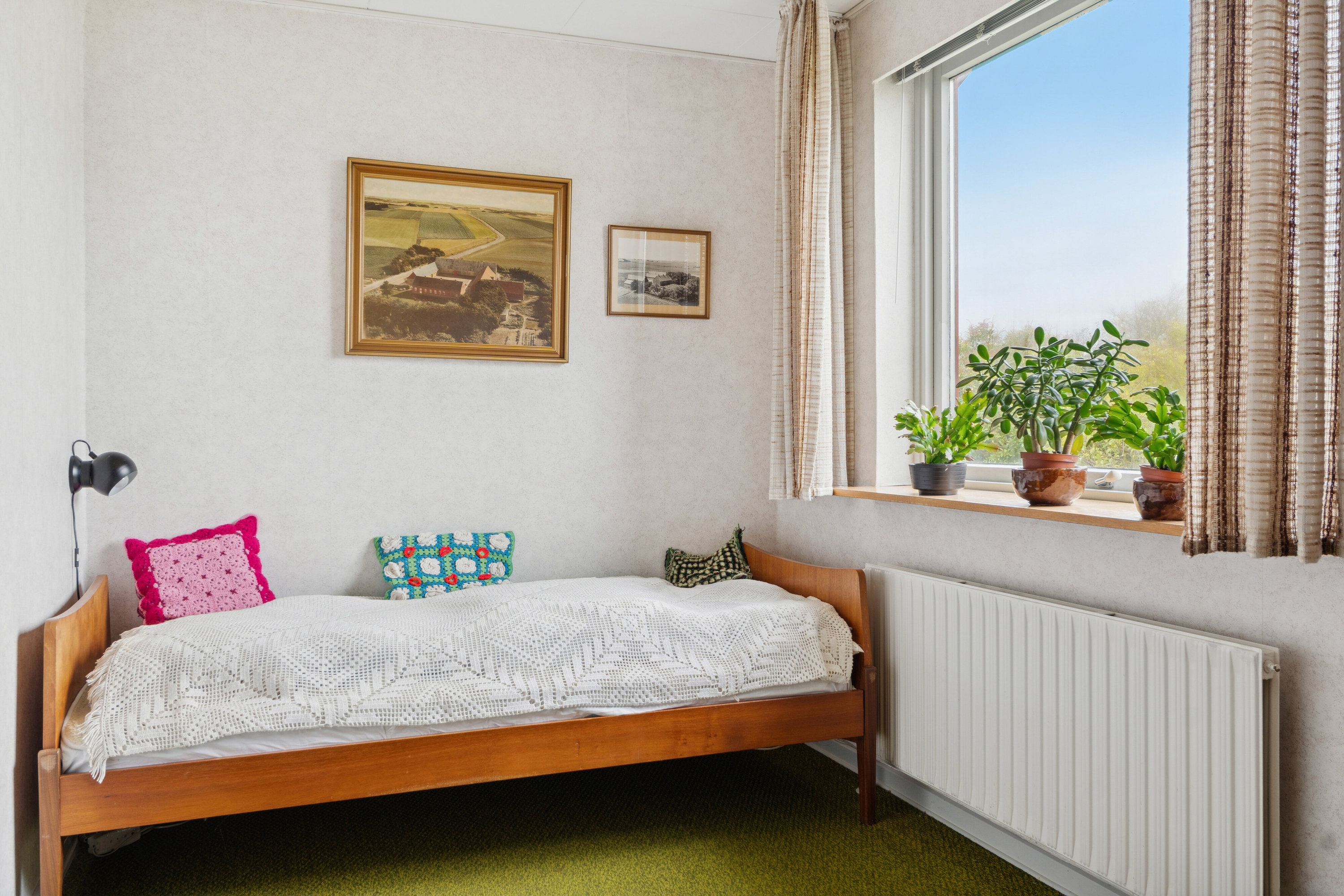 Fremhævet soveværelse billede i fuldskærmstilstand. Billede af Sølvgranen 5, 8620 Kjellerup