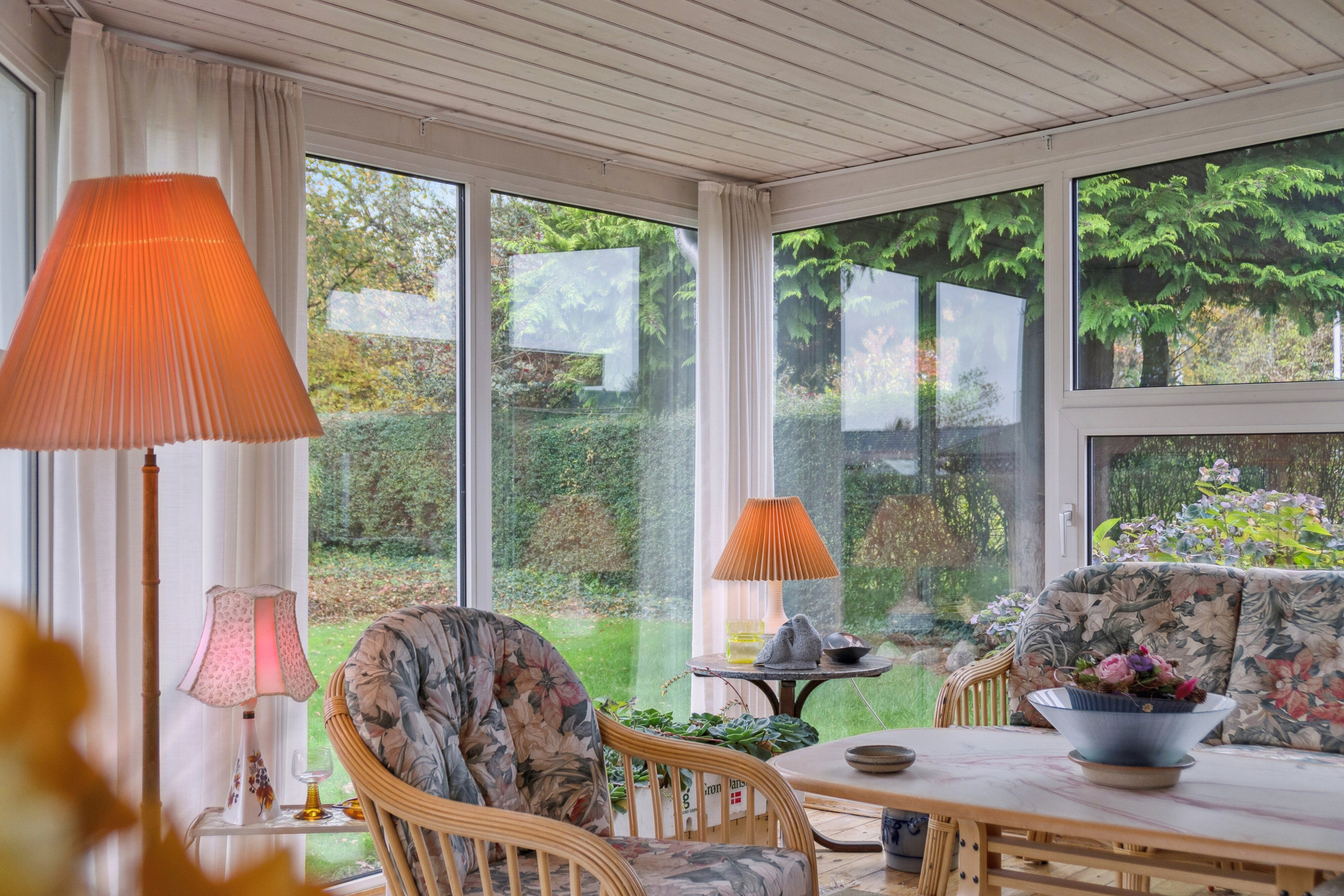 Fremhævet udestue billede i fuldskærmstilstand. Billede af Sølvgranen 5, 8620 Kjellerup