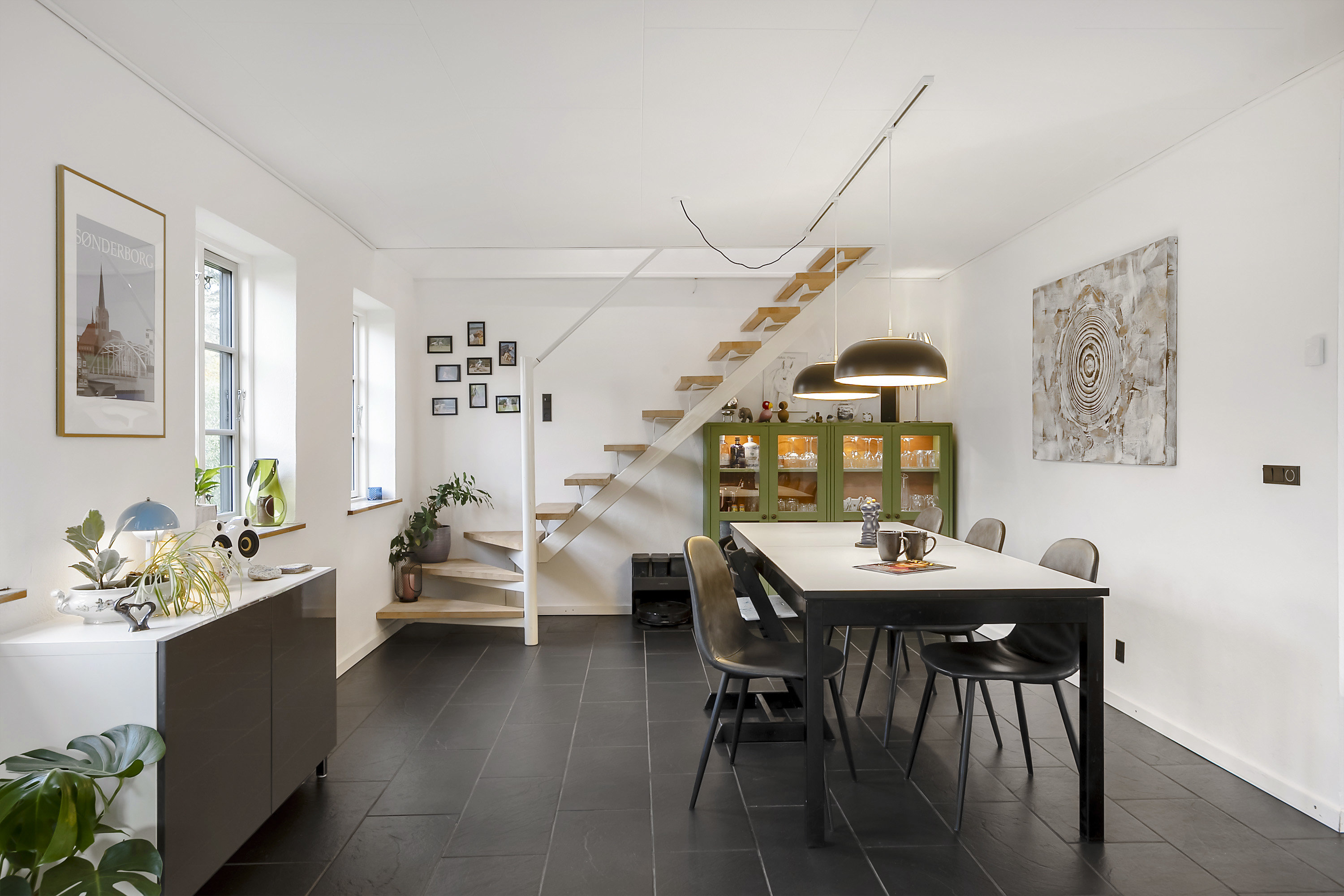 Fremhævet spisestue billede i fuldskærmstilstand. Billede af Gadekær 1, Tråsbøl, 6200 Aabenraa