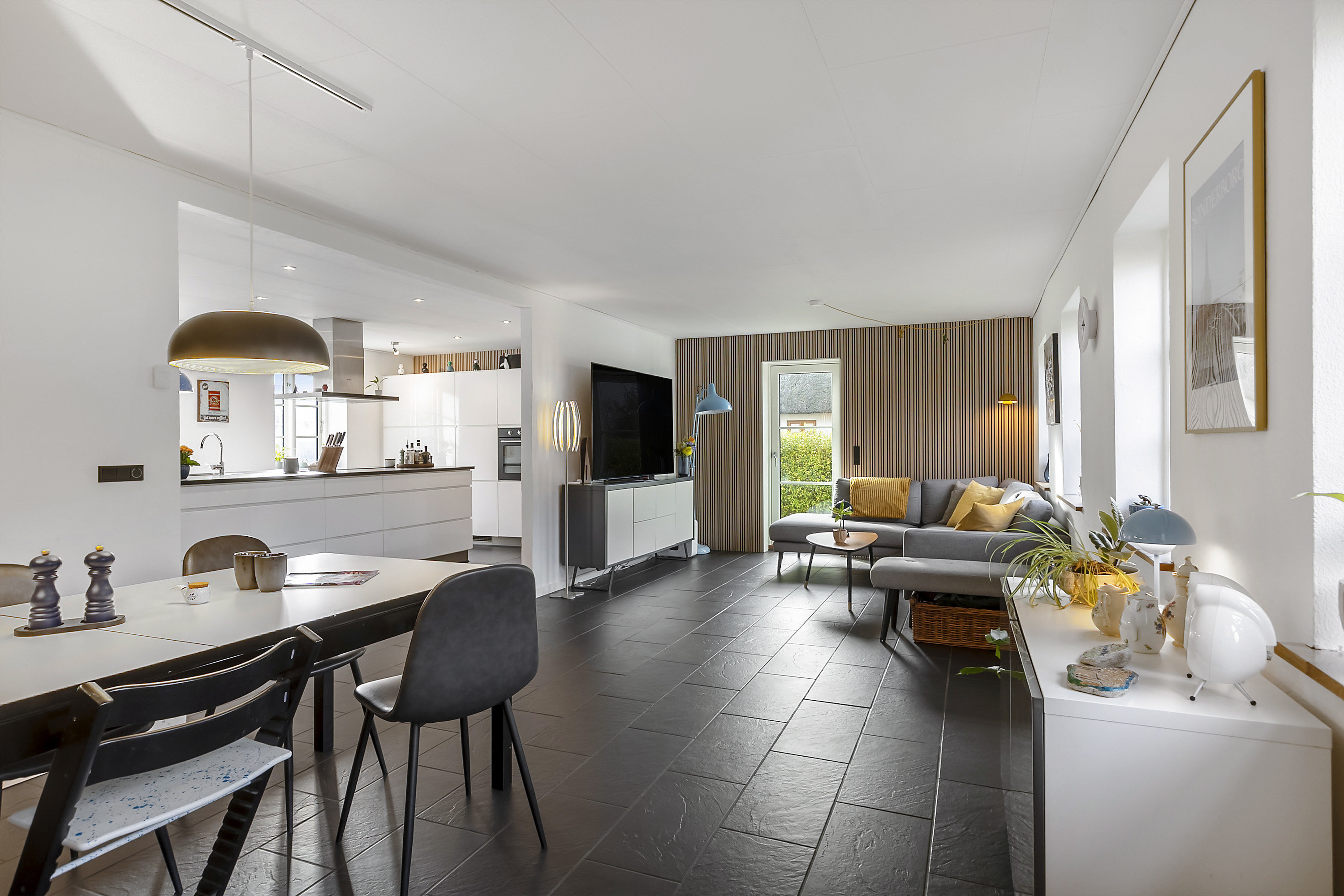 Fremhævet spisestue billede i fuldskærmstilstand. Billede af Gadekær 1, Tråsbøl, 6200 Aabenraa