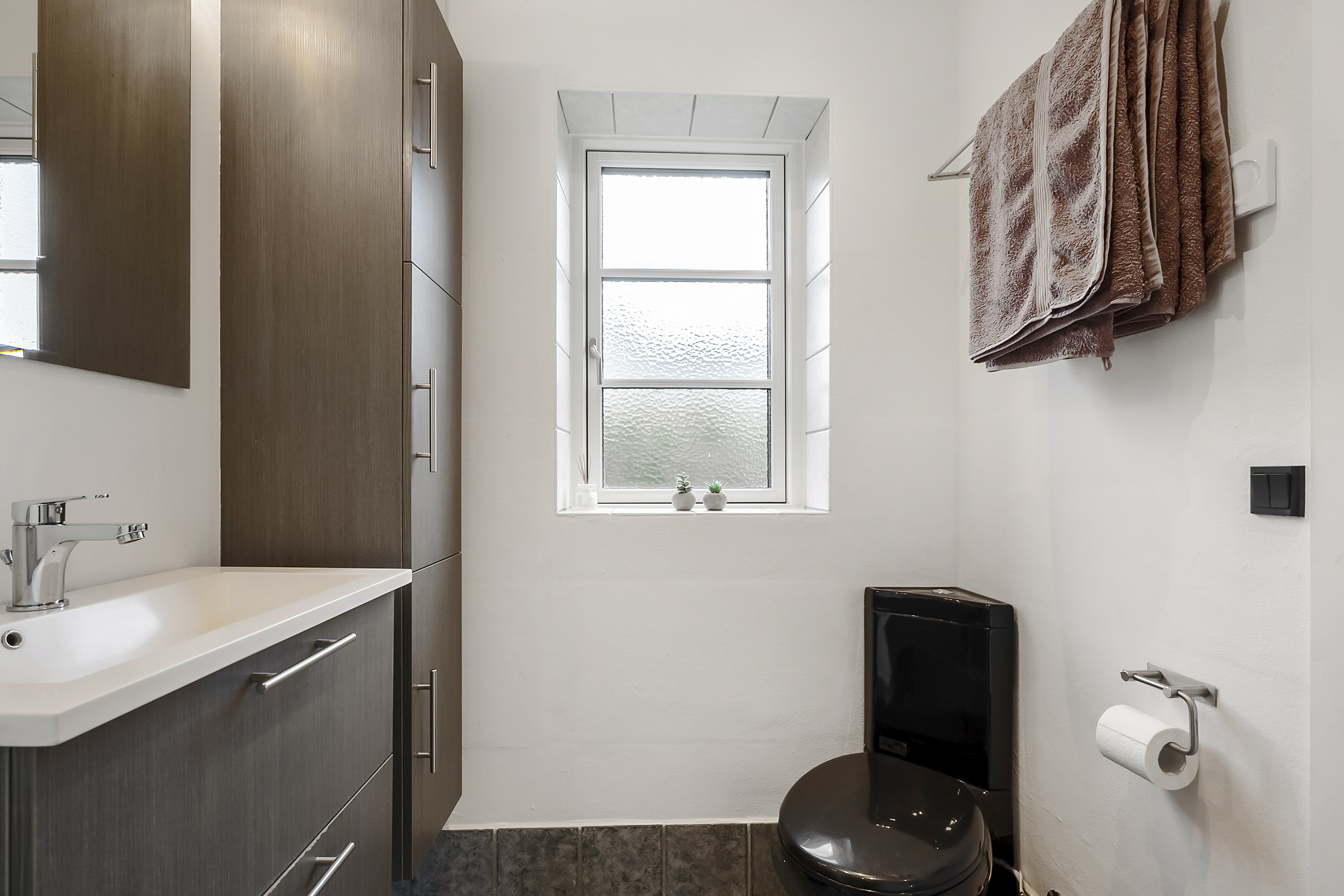 Fremhævet badeværelse billede i fuldskærmstilstand. Billede af Gadekær 1, Tråsbøl, 6200 Aabenraa