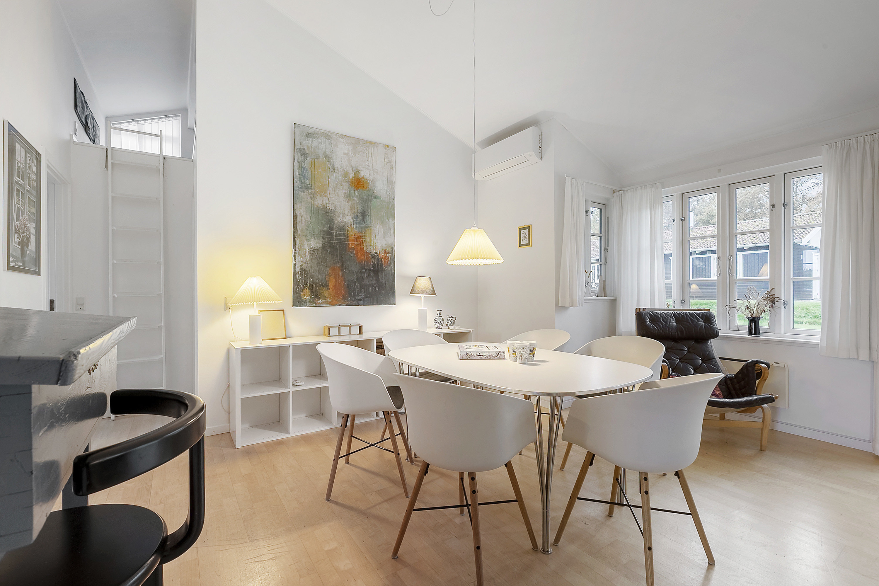 Fremhævet spisestue billede i fuldskærmstilstand. Billede af Golfsvinget 48, 6200 Aabenraa