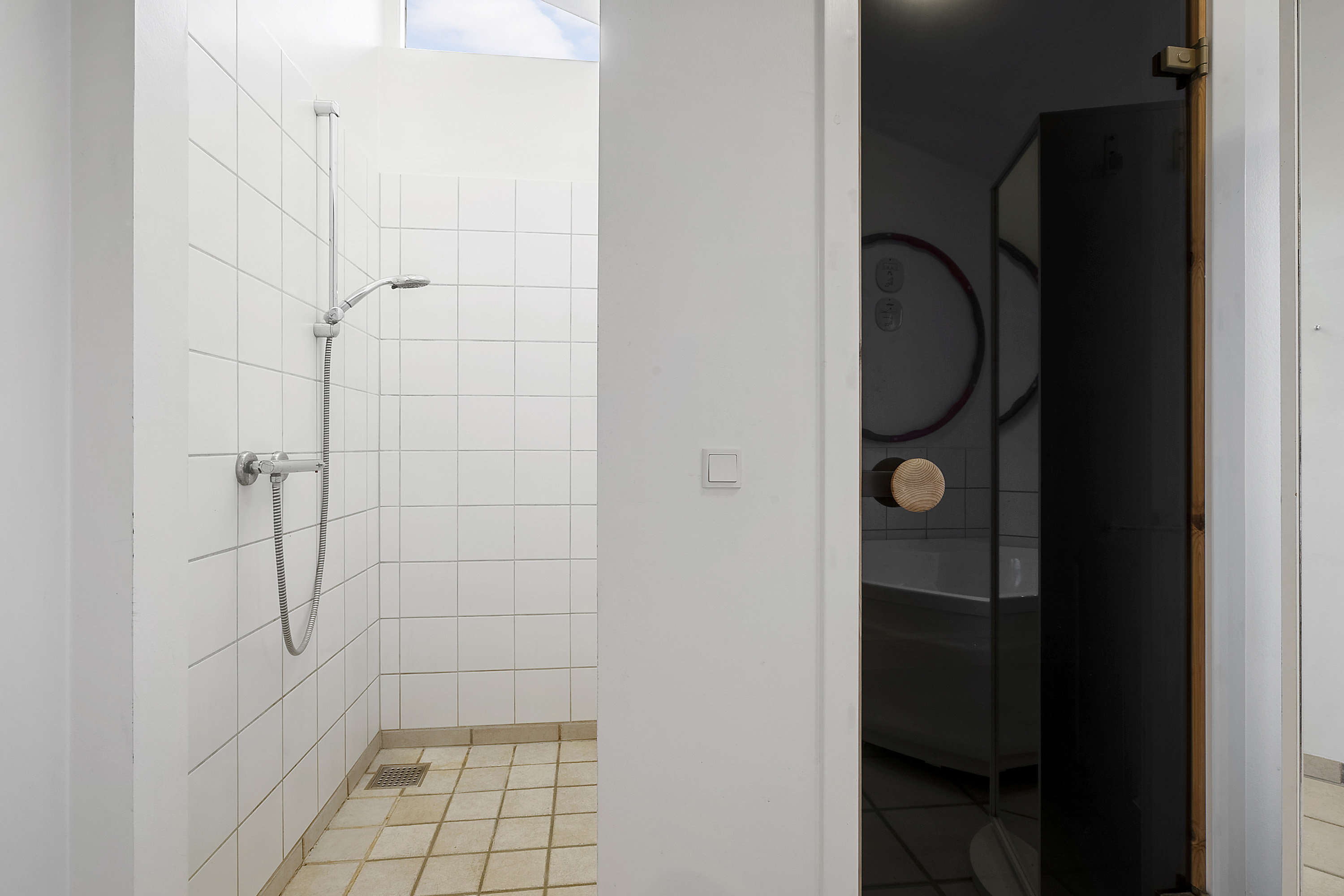 Fremhævet badeværelse billede i fuldskærmstilstand. Billede af Golfsvinget 48, 6200 Aabenraa