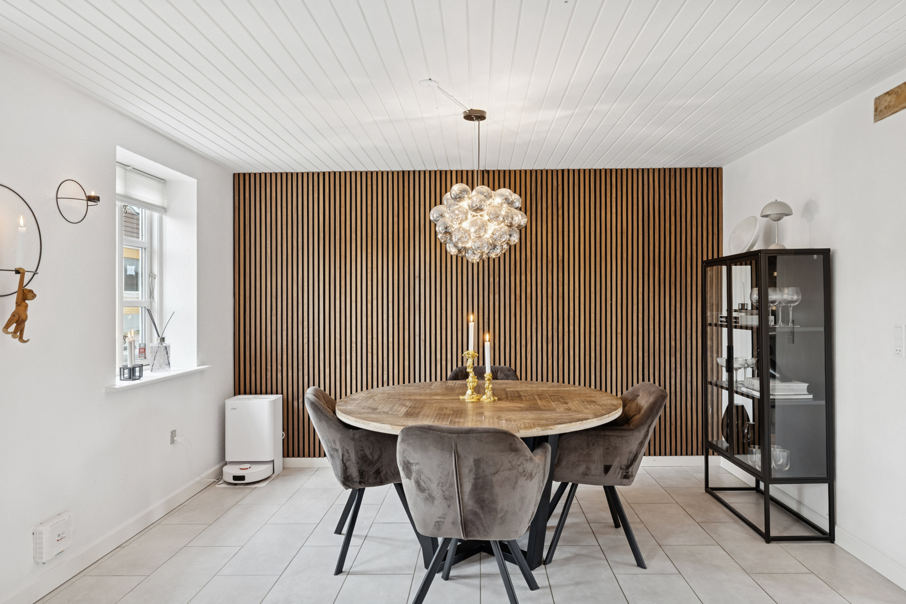 Fremhævet spisestue billede i fuldskærmstilstand. Billede af Tværgade 7, 9632 Møldrup