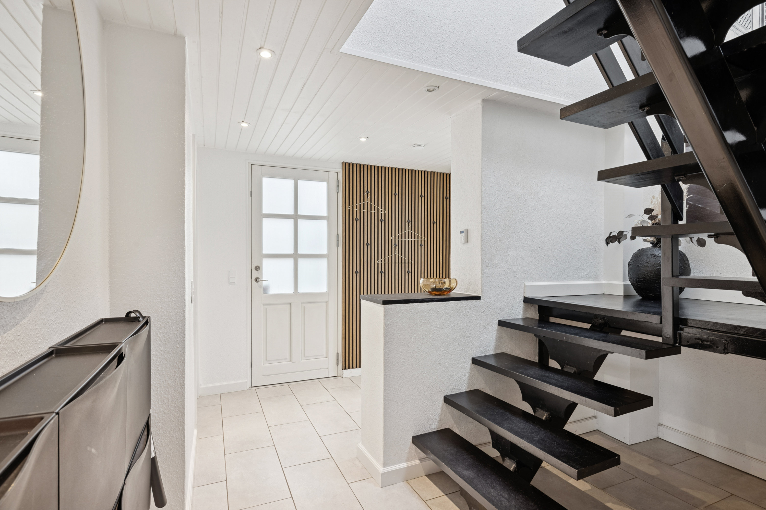 Fremhævet trappe billede i fuldskærmstilstand. Billede af Tværgade 7, 9632 Møldrup