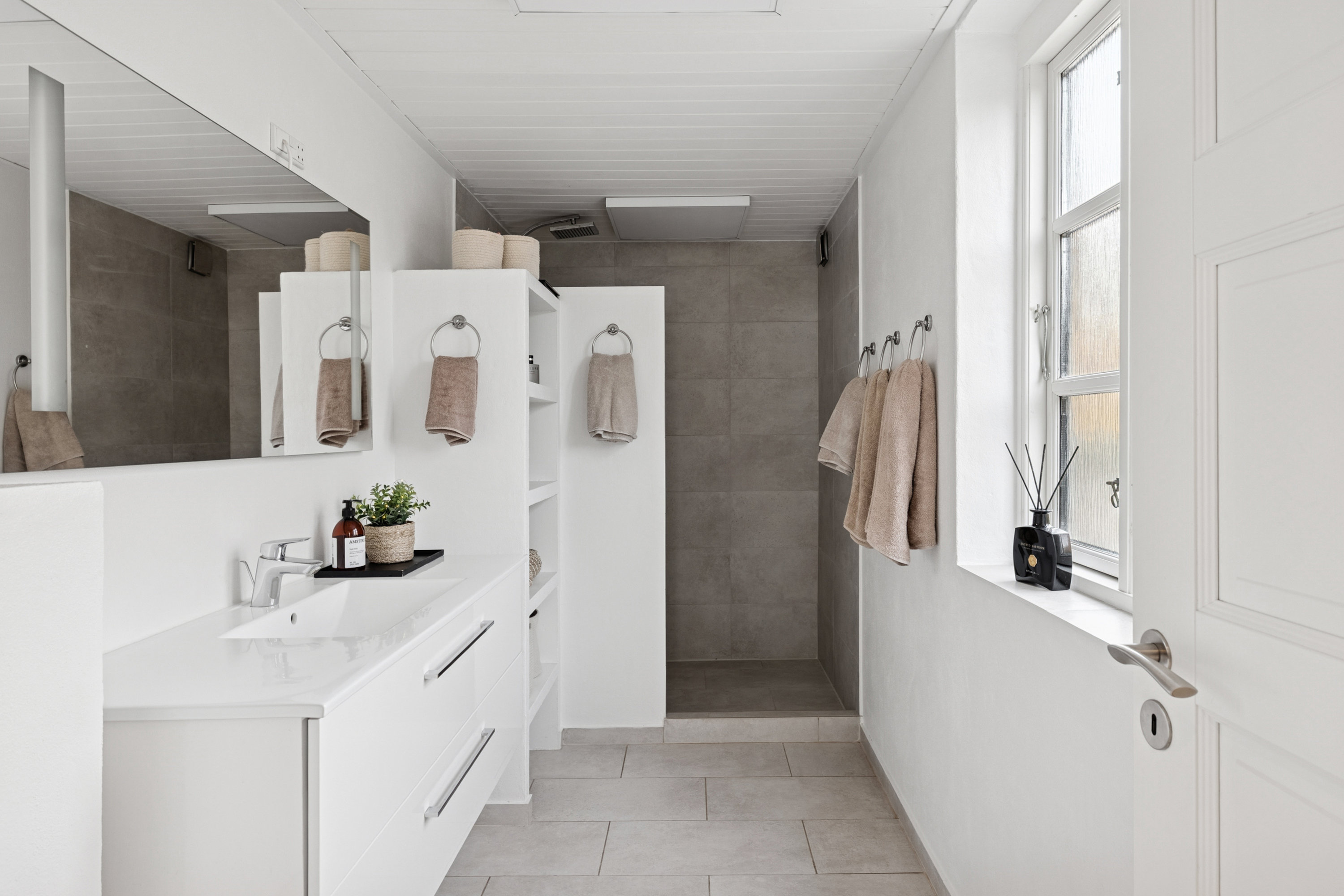 Fremhævet badeværelse billede i fuldskærmstilstand. Billede af Tværgade 7, 9632 Møldrup