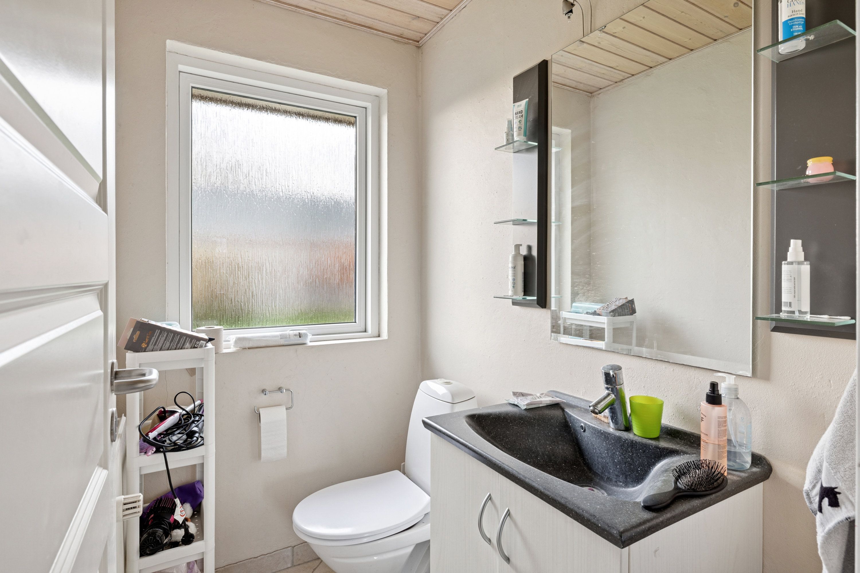 Fremhævet badeværelse billede i fuldskærmstilstand. Billede af Toften 14, Vammen, 8830 Tjele