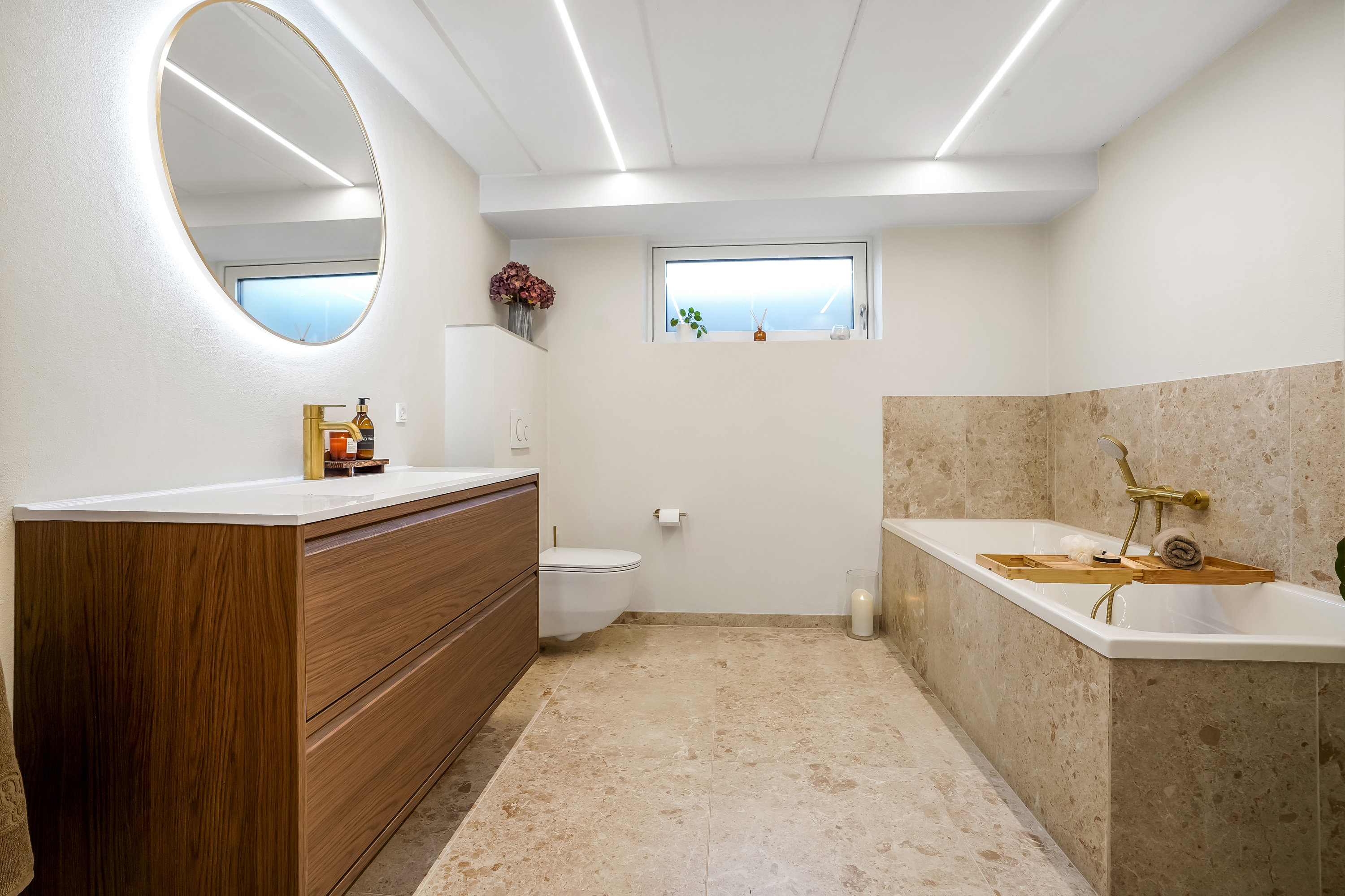 Fremhævet badeværelse billede i fuldskærmstilstand. Billede af Skolevænget 6, 5580 Nørre Aaby